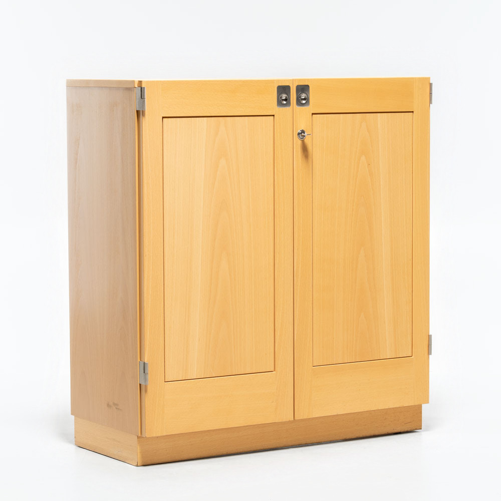 GÖRAN MALMVALL. Skåp, Modell KA72 (737), Björk, Karl Andersson & Söner 1900-tal.