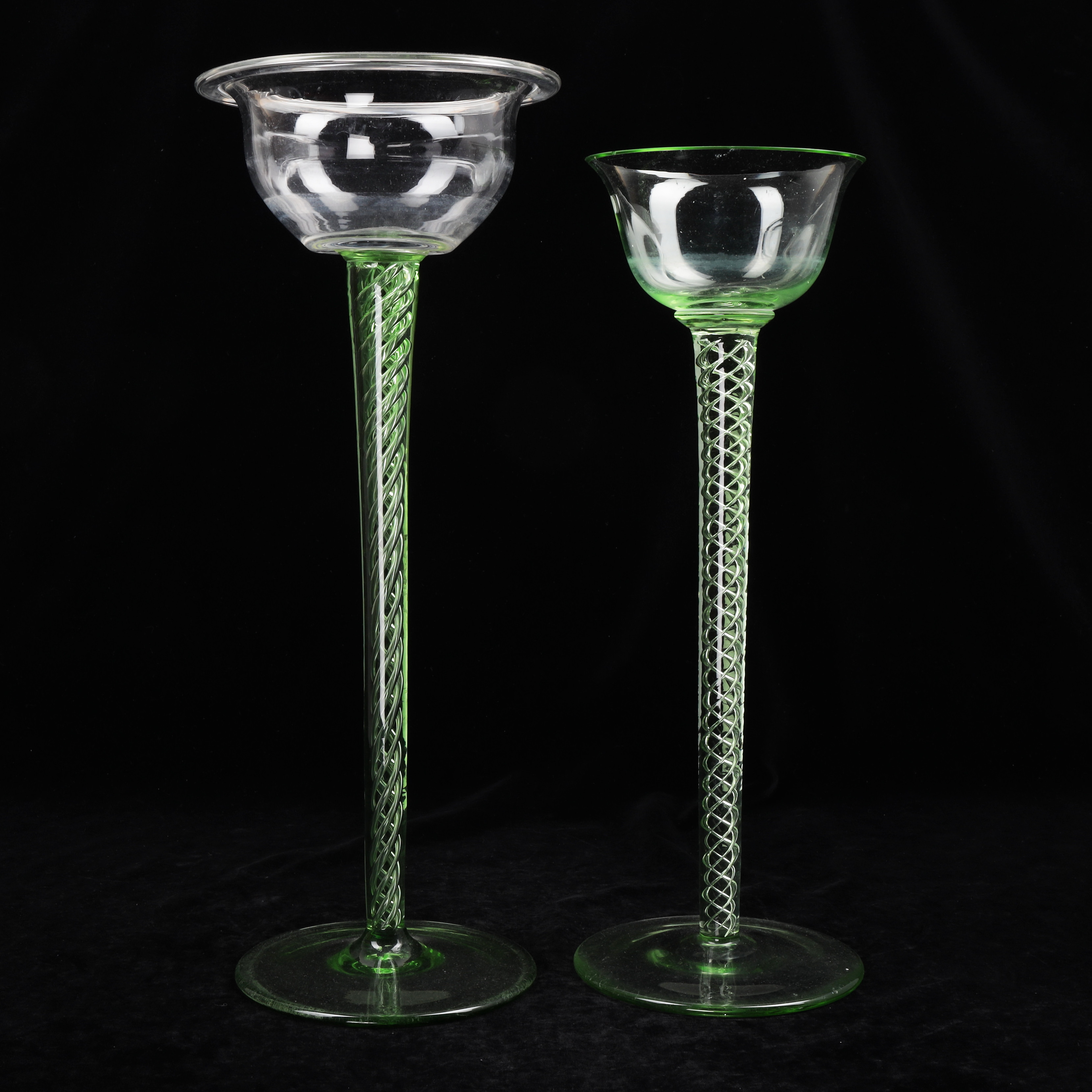 POKALVASER/BRÖLLOPSSKÅLAR, 2 st, glas, 1900-talets andra hälft.