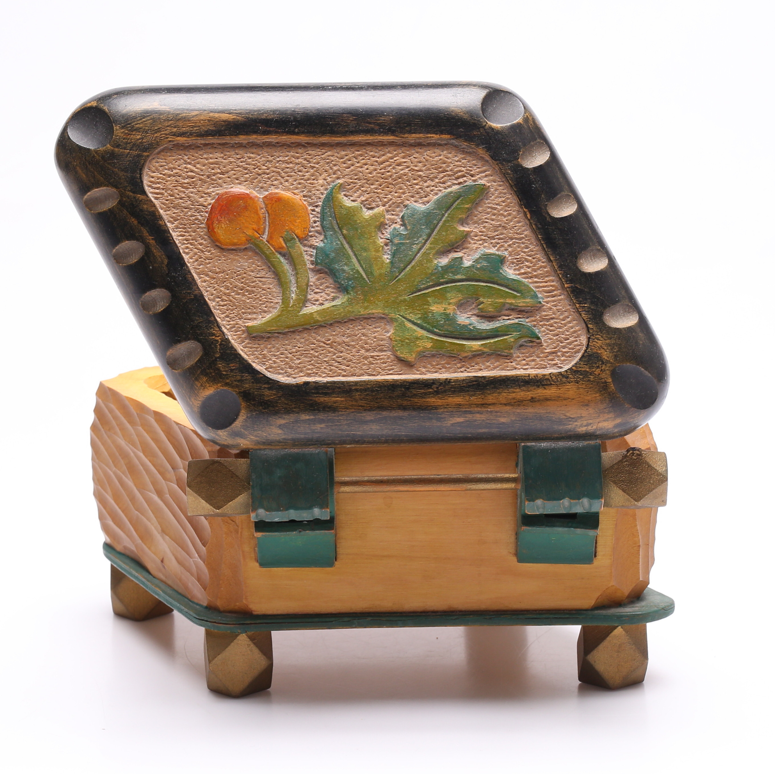 THURE SKARIN. Smyckeskrin, skuret och bemålat trä, signerad och daterad 46, Kisa.