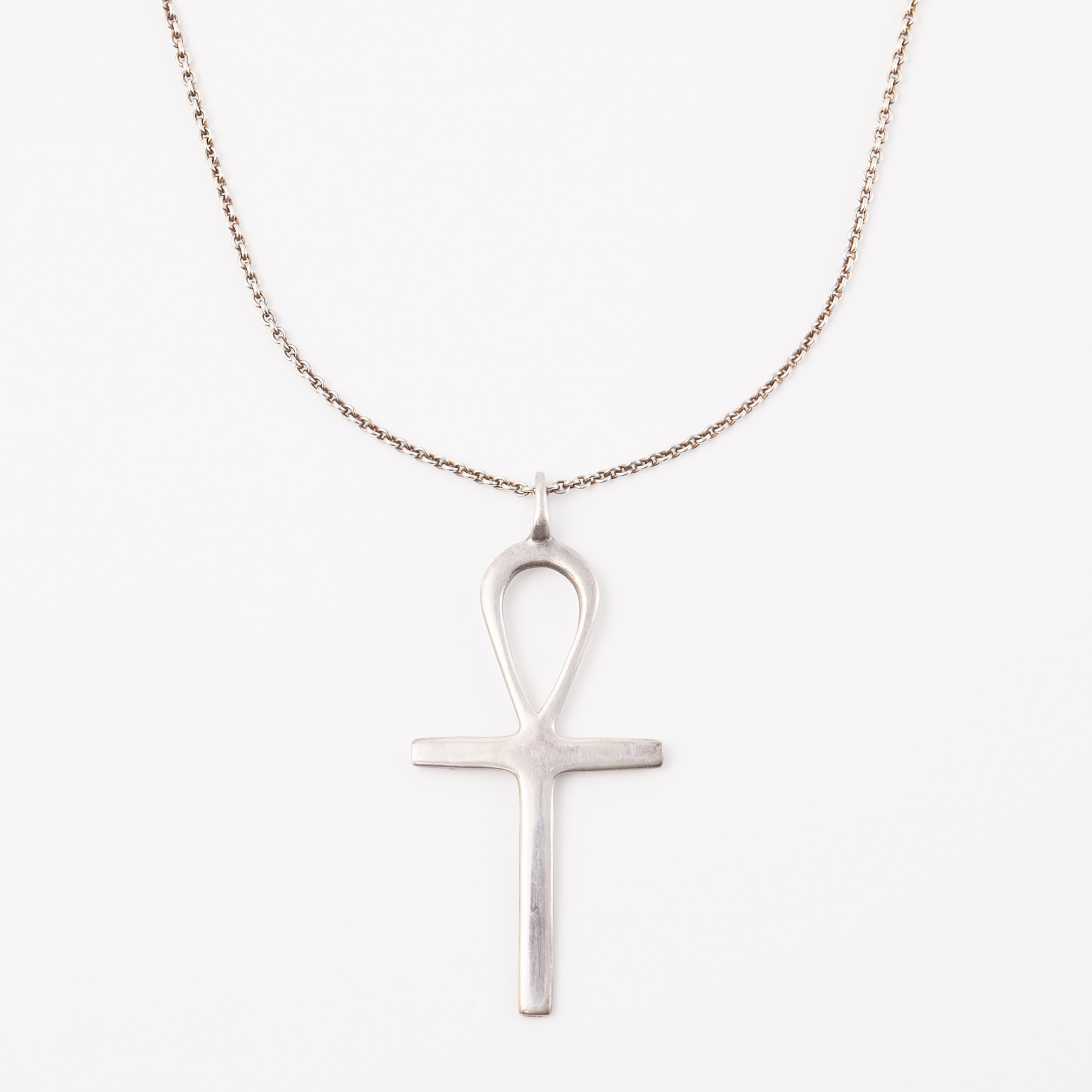 INGA BRTT "IBE" DAHLQUIST (1924-1996). Halsband med hänge, sterling silver, i form av ankh kors, Visby, 1978.