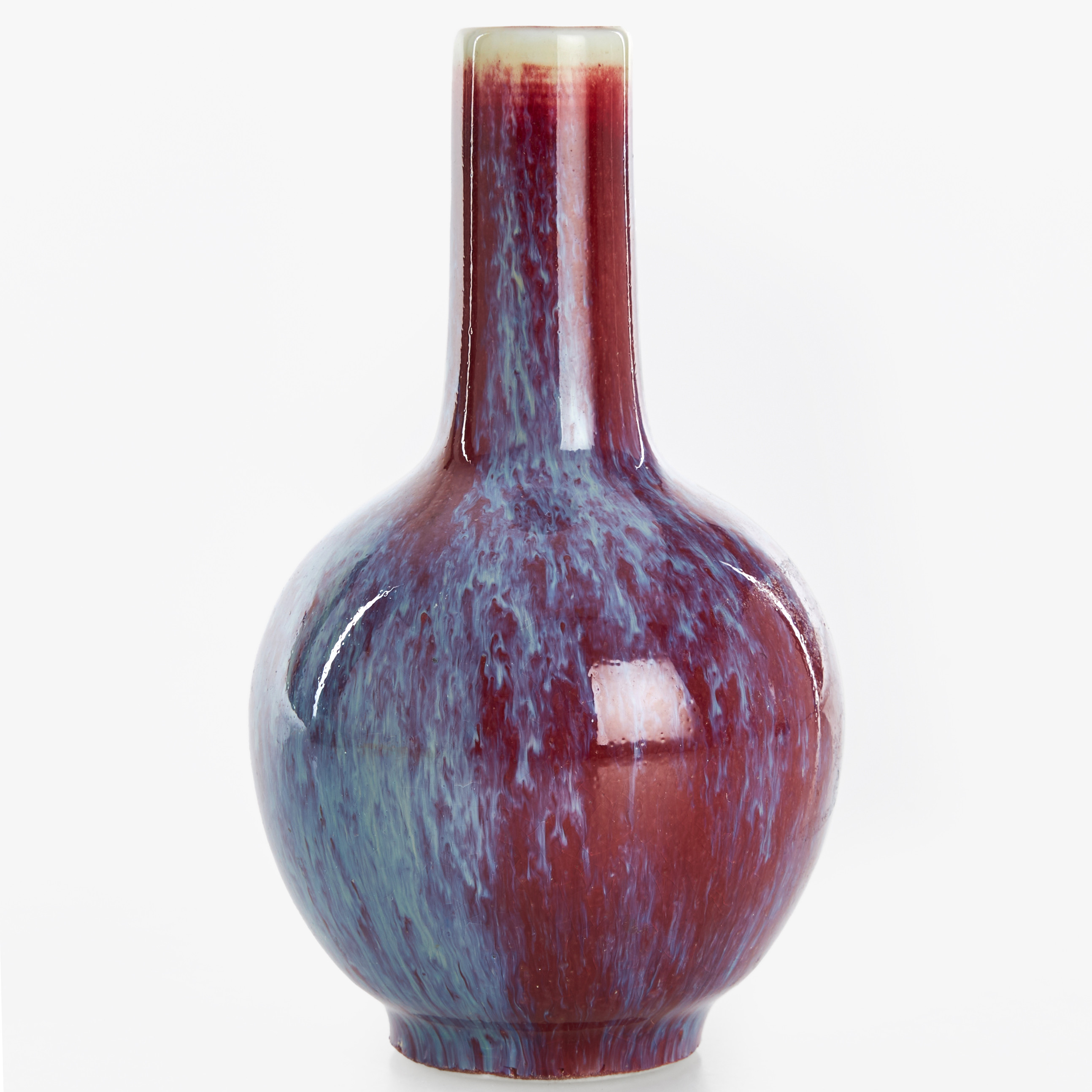 VAS, porslin, Kina, oxblod/flambéglasyr, 1900-talets andra hälft.