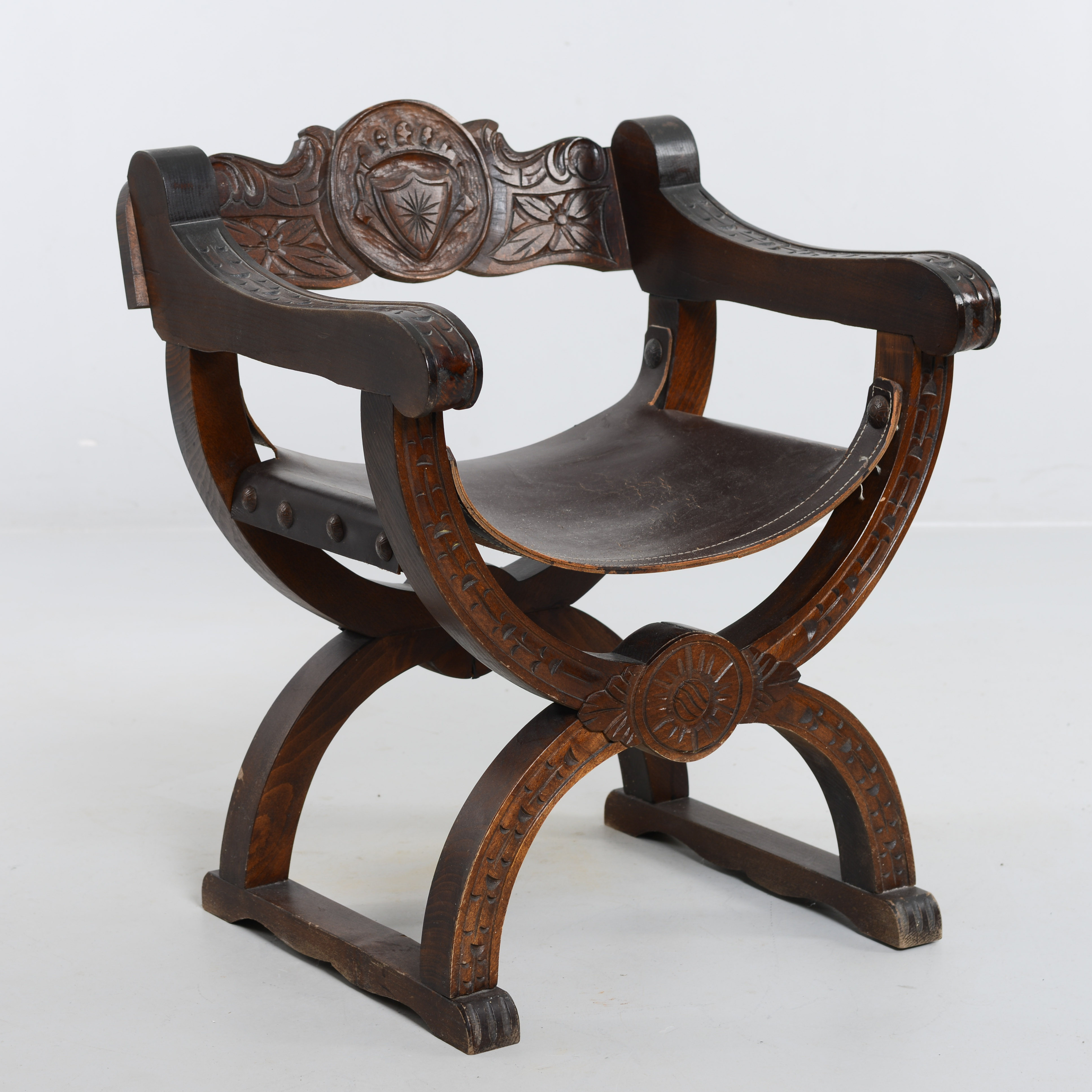 DANTESTOL, renässansstil, 1900-talets första del.