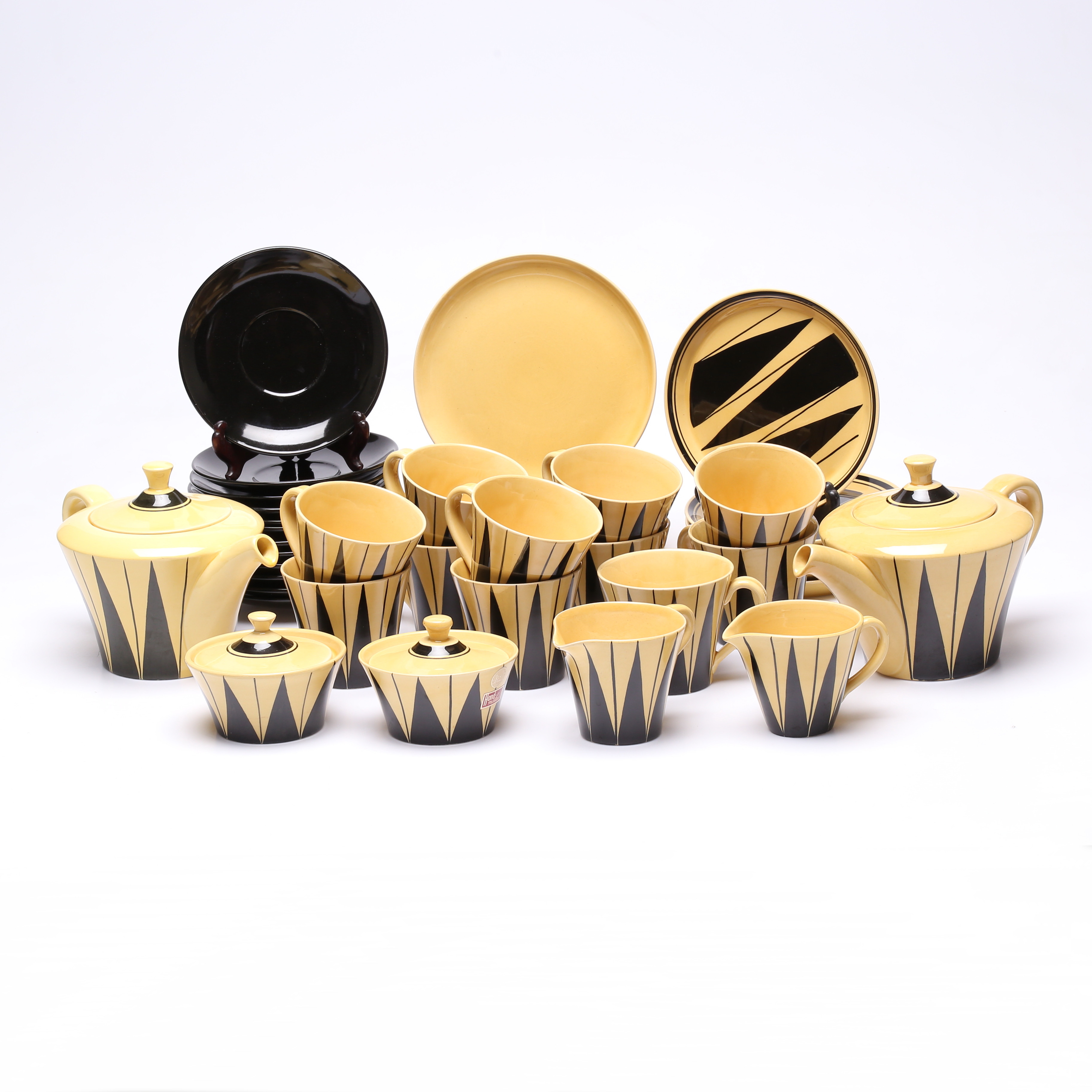 EVA JANCKE BJÖRK. 1882-1981. Teservis, 30 delar, Bo Fajans, 1900-talets mitt.