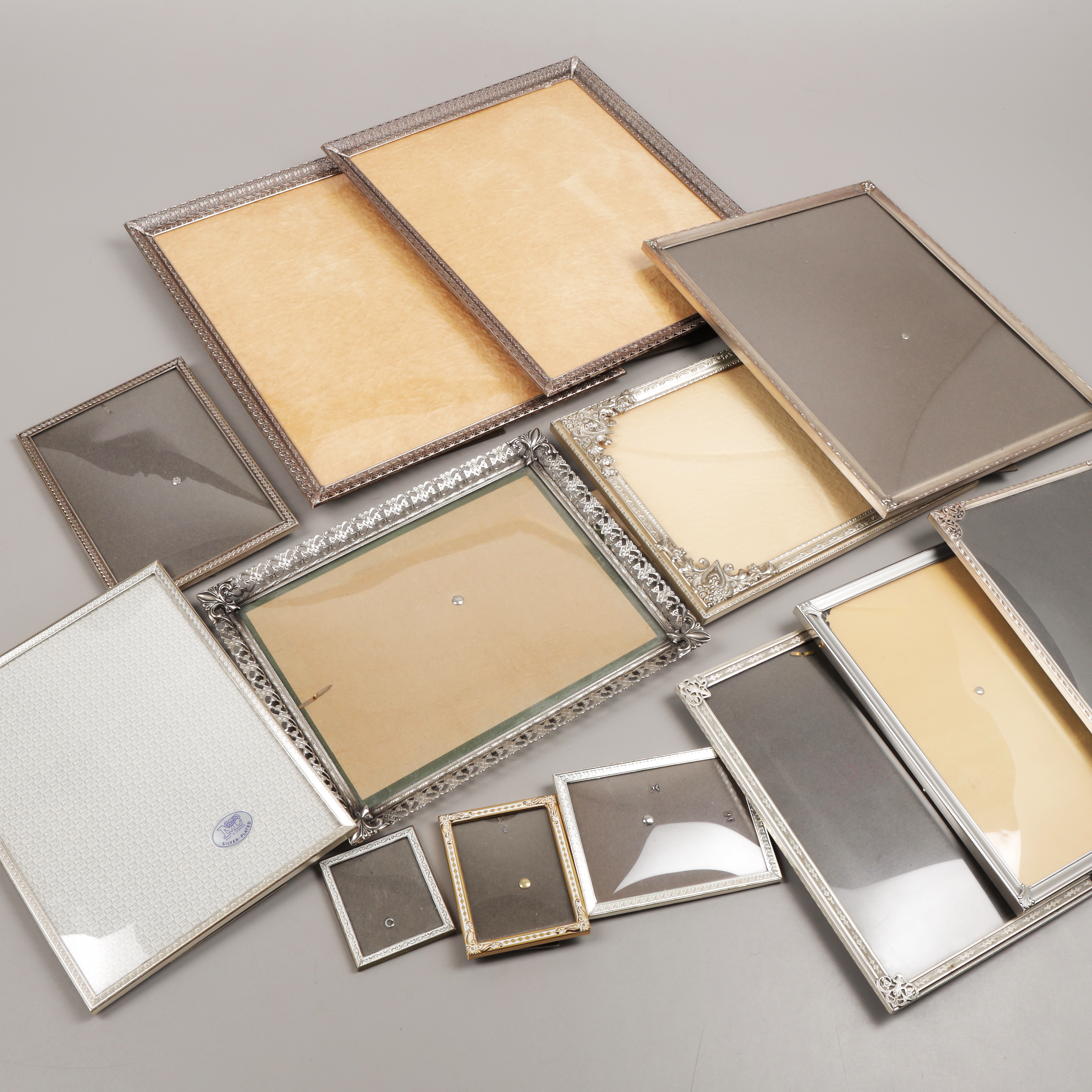 FOTORAMAR, 13 st, välvt glas, 1900-tal.