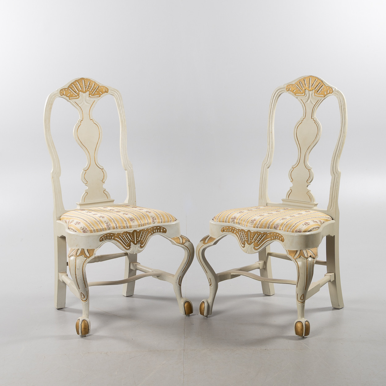 STOLAR, ett par, barockstil, 1900-tal.