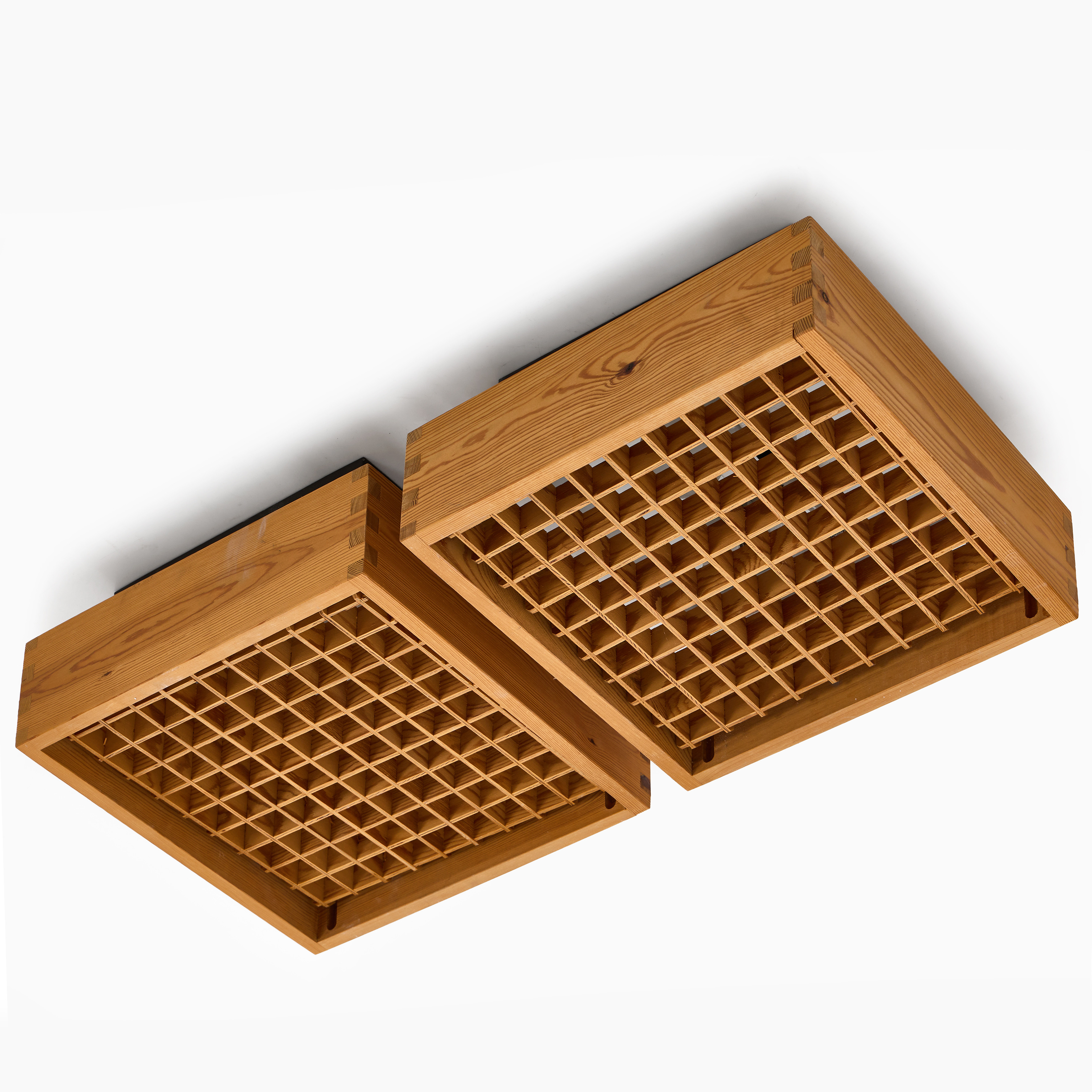 PLAFONDER, ett par, furu, med raster, 1960/70-tal.