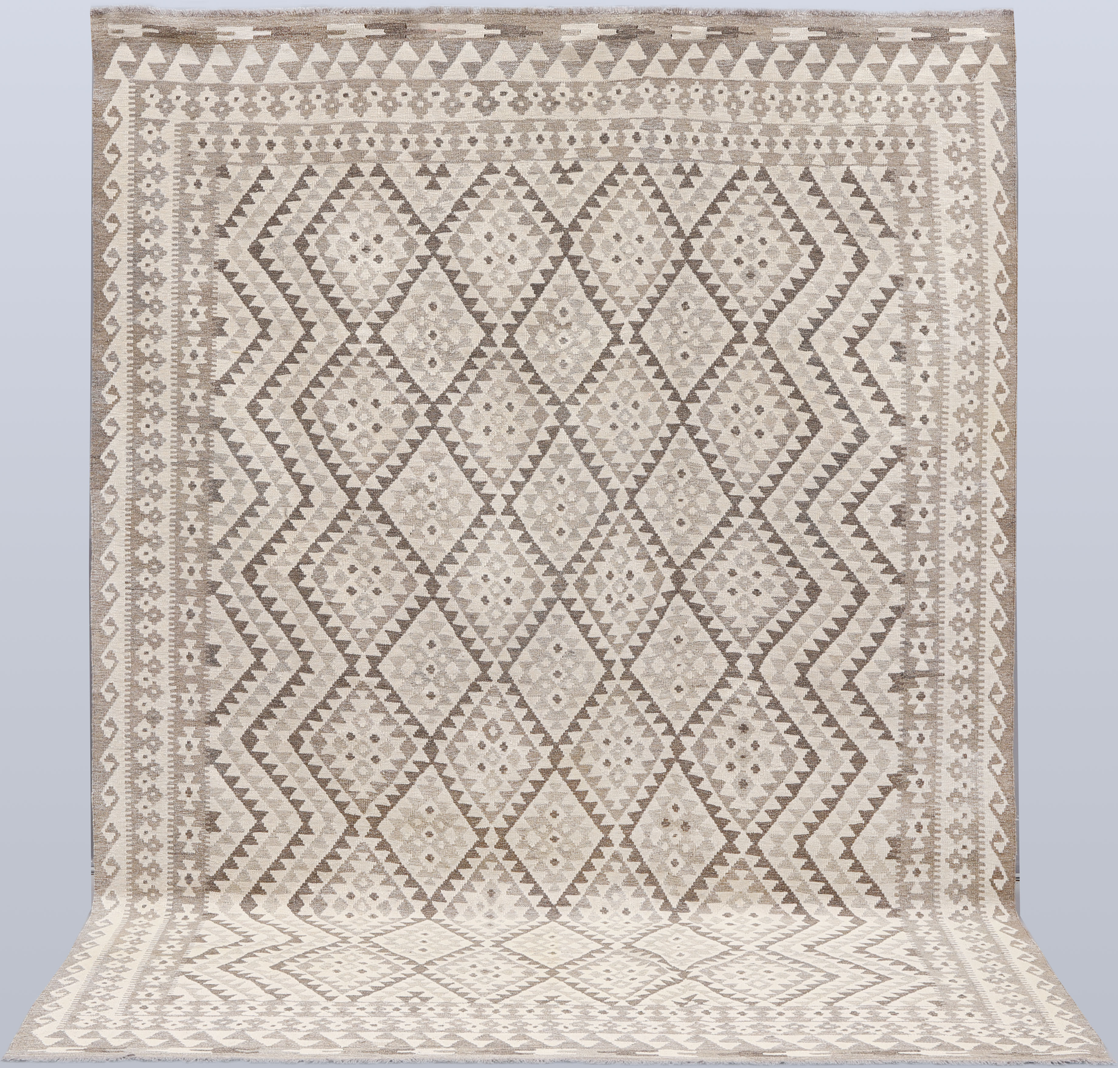 ORIENTMATTA. Kelim naturfärgad, 297 x 208 cm.
