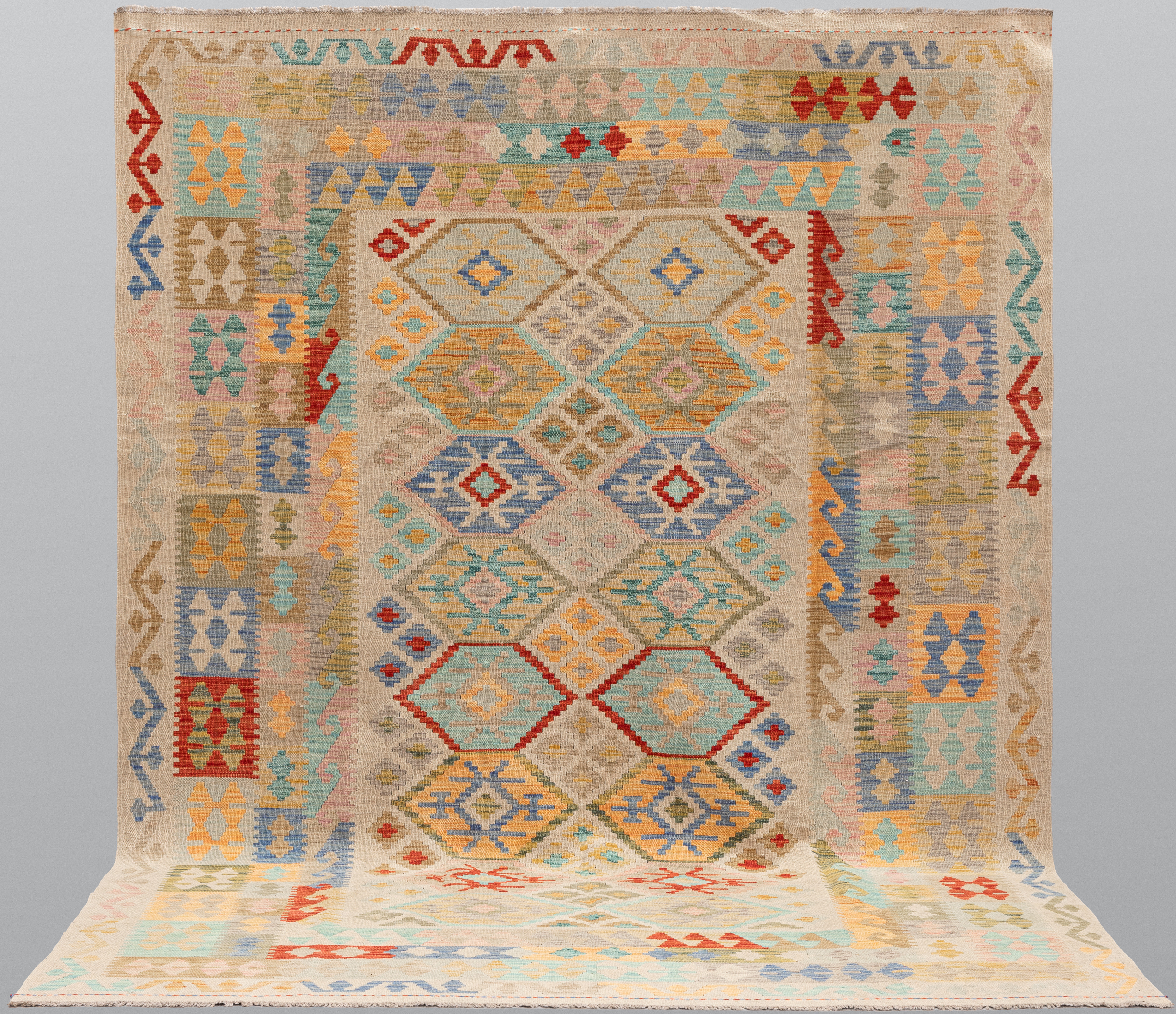 ORIENTMATTA. Kelim klassisk design, 289 x 204 cm.