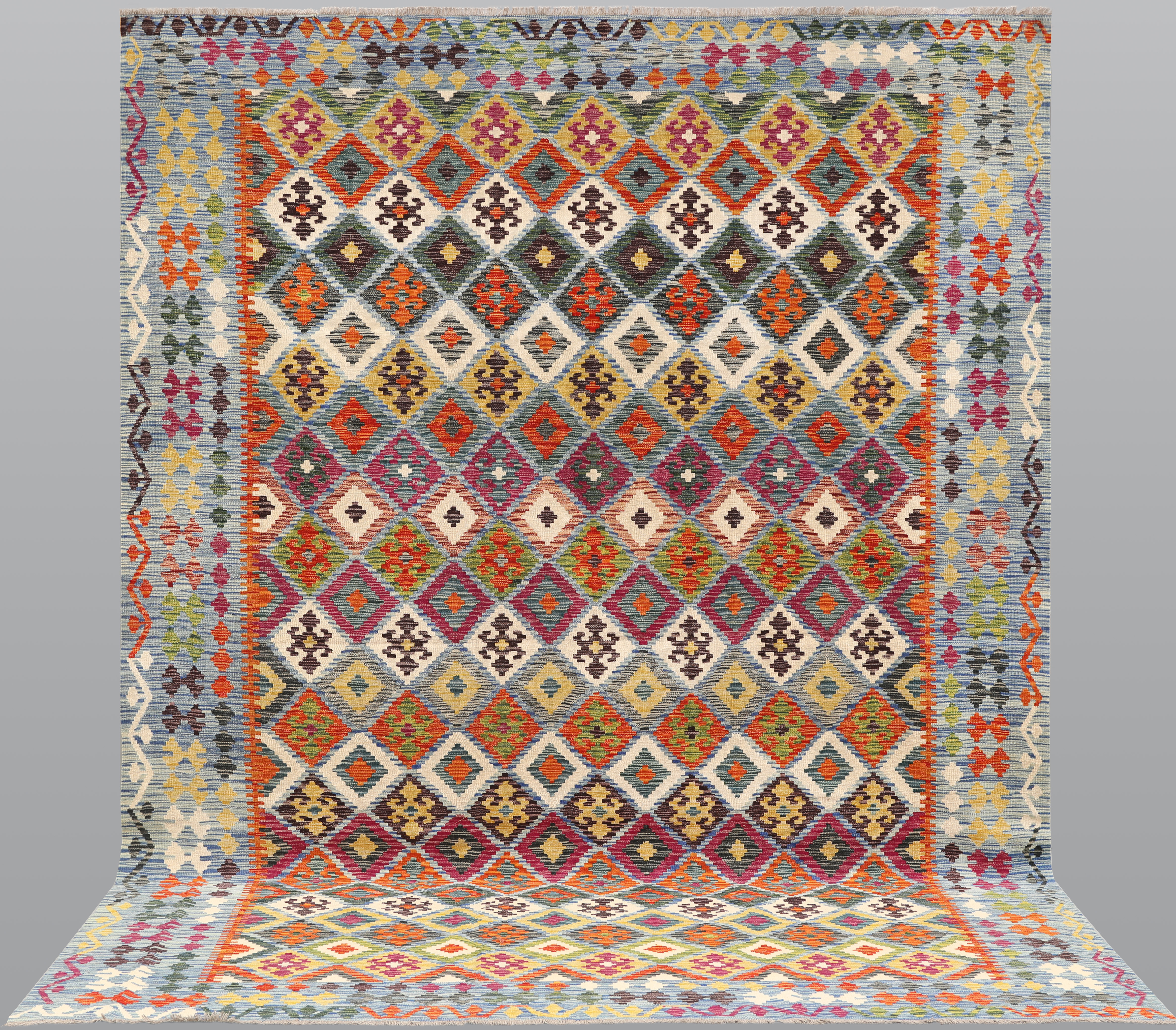 ORIENTMATTA. Kelim klassisk design, 353 x 260 cm.