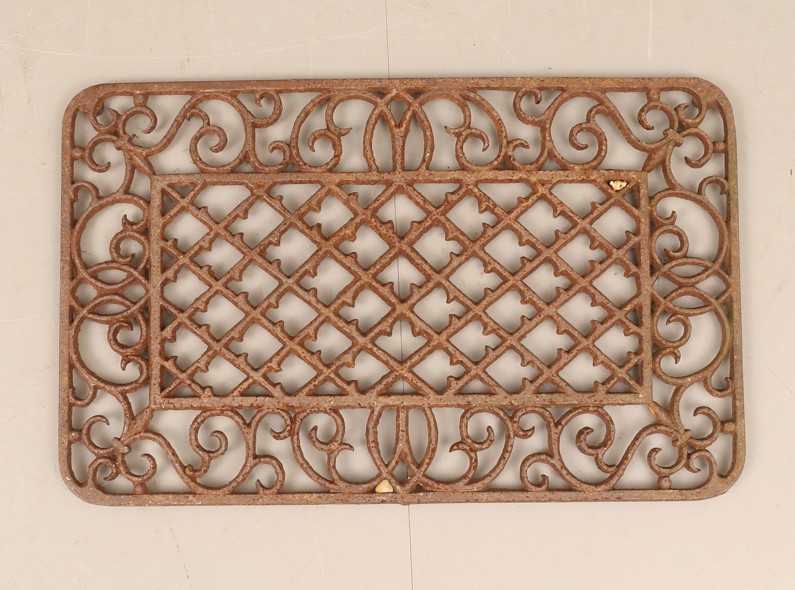 FOTSKRAPA/DÖRRMATTA, gjutjärn, 1900-tal.