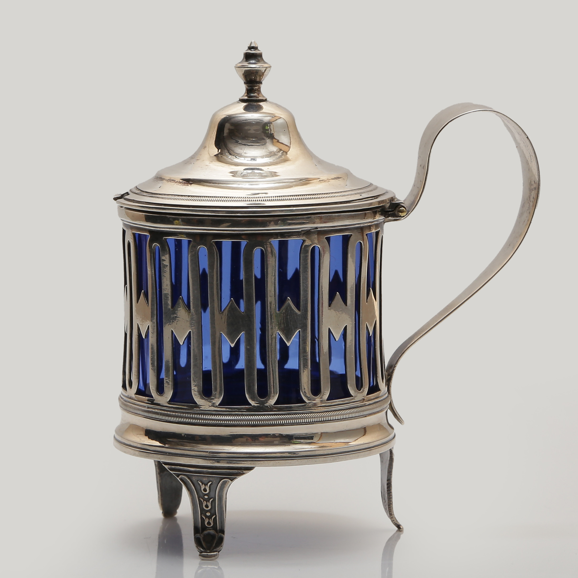 GUSTAF HAMNQVIST (1789-1821) SENAPSKANNA, EMPIRE, BLÅ GLASINSATS, SILVER, D3 (1810) ÅMÅL.