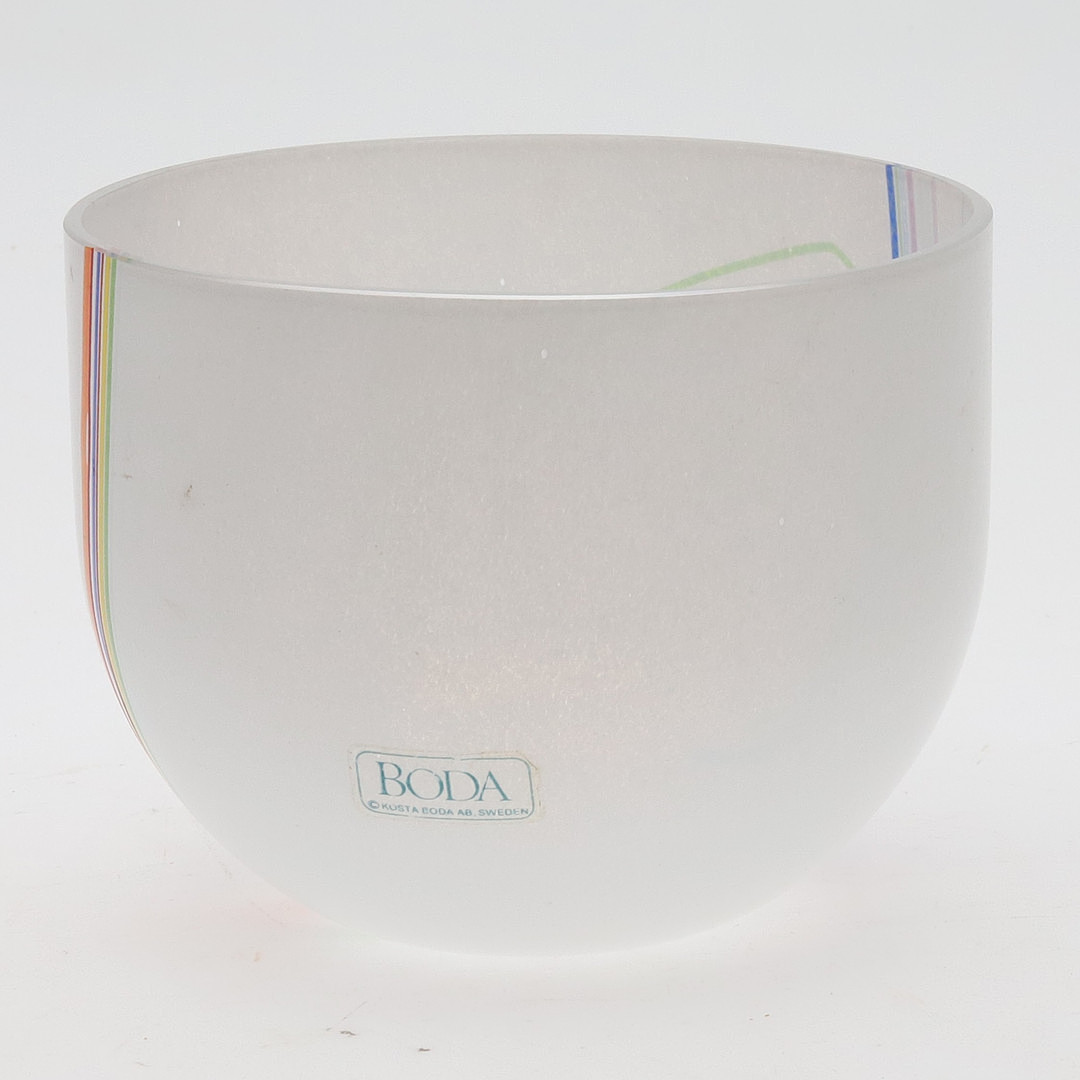 BERTIL VALLIEN. SKÅL, Glas, "Rainbow", etikett-märkt, Kosta Boda, signerad.