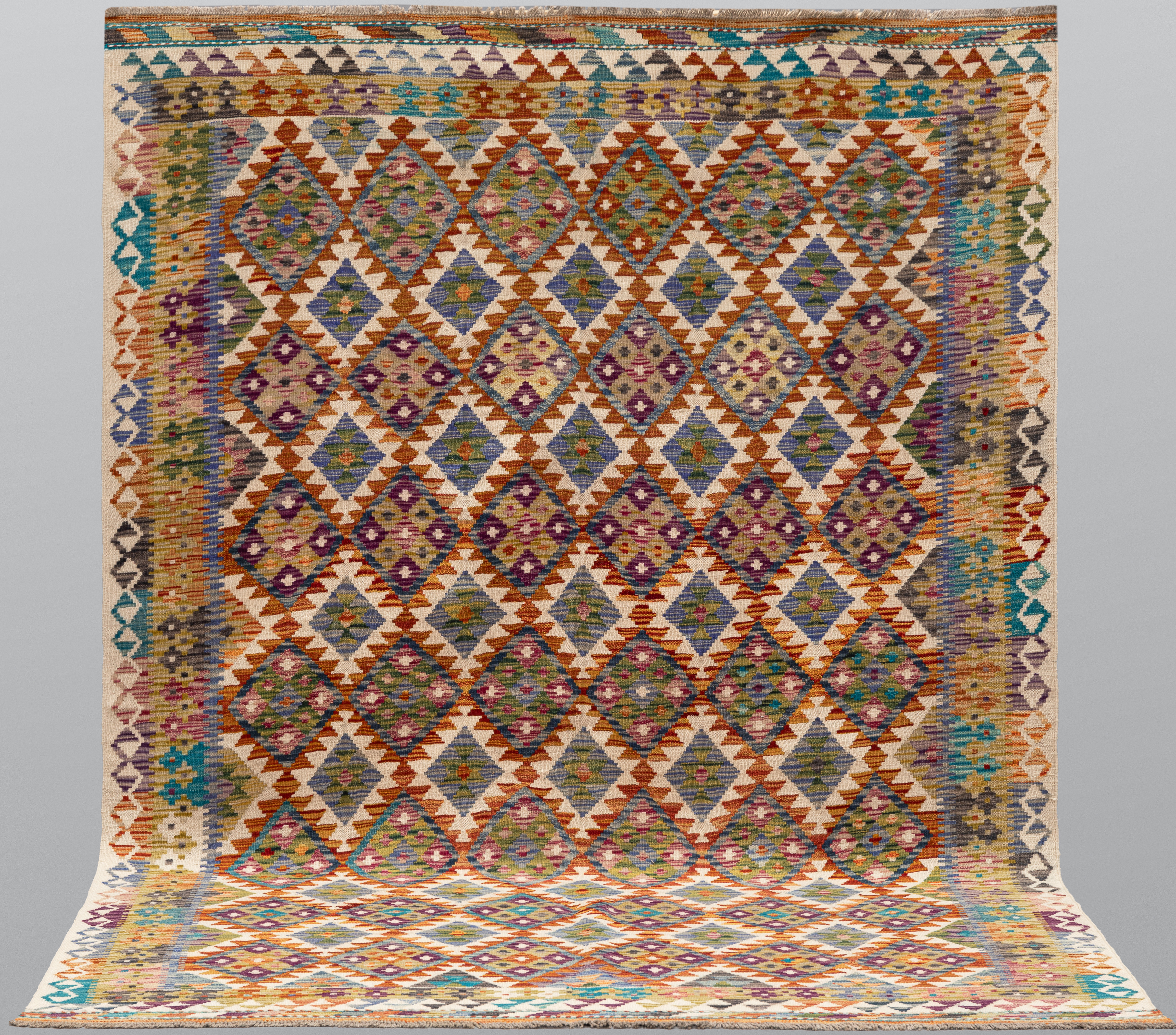 ORIENTMATTA. Kelim klassisk design, 243 x 173 cm.