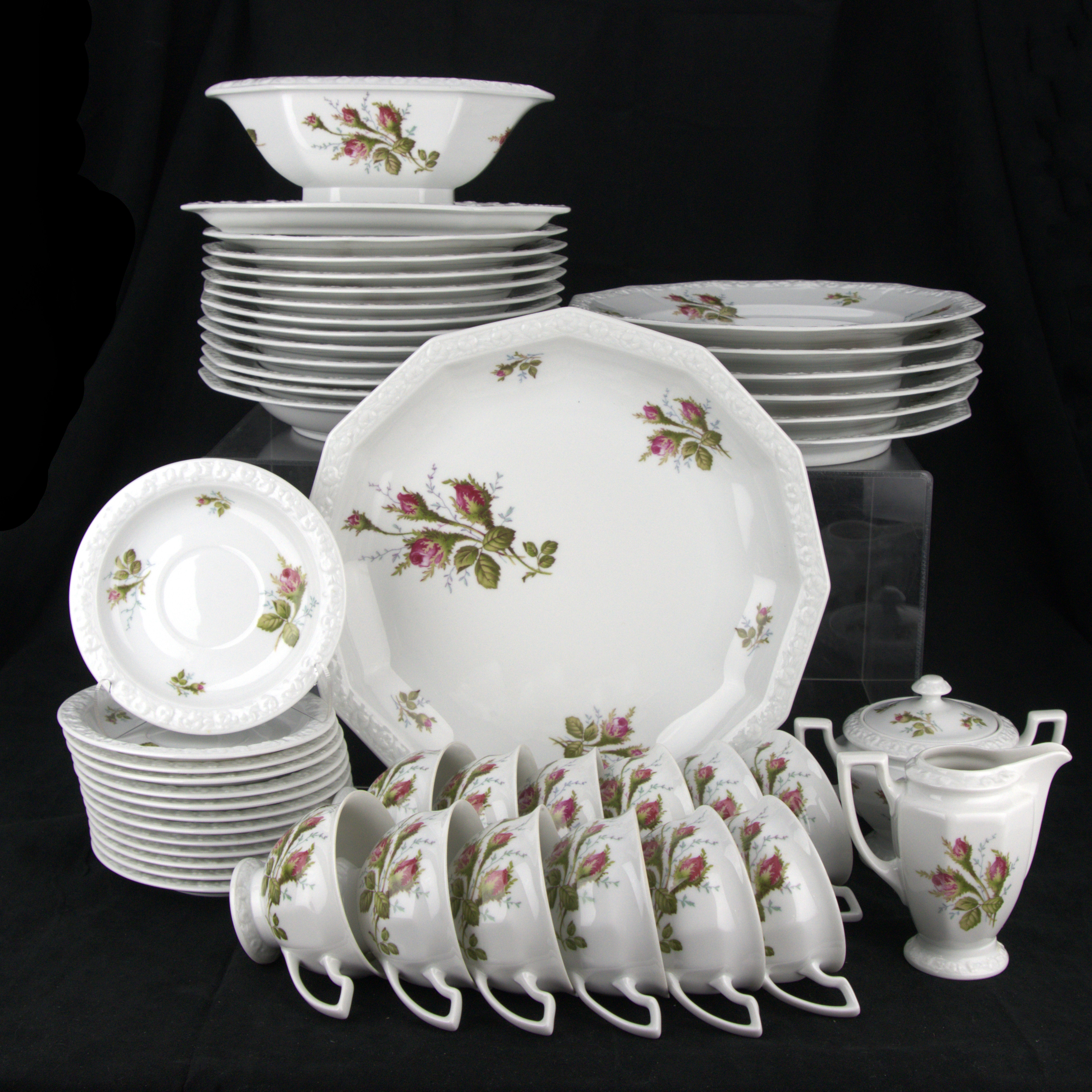 MAT- & KAFFESERVIS, 47 delar, "Classic Rose", porslin, Rosenthal, Tyskland.