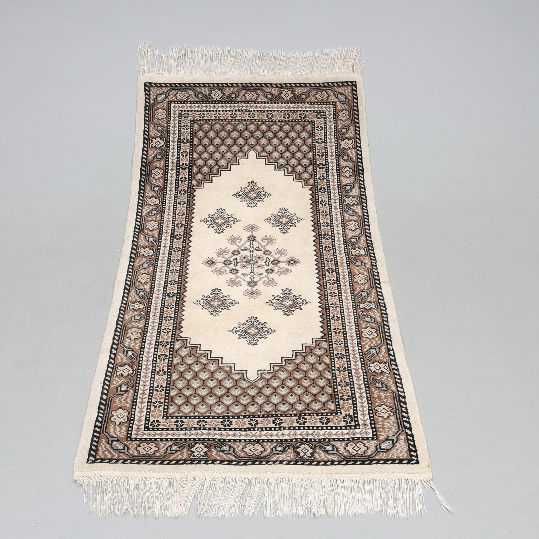 ORIENTALISK MATTA. Tunisien, ca 200 x 100 cm.