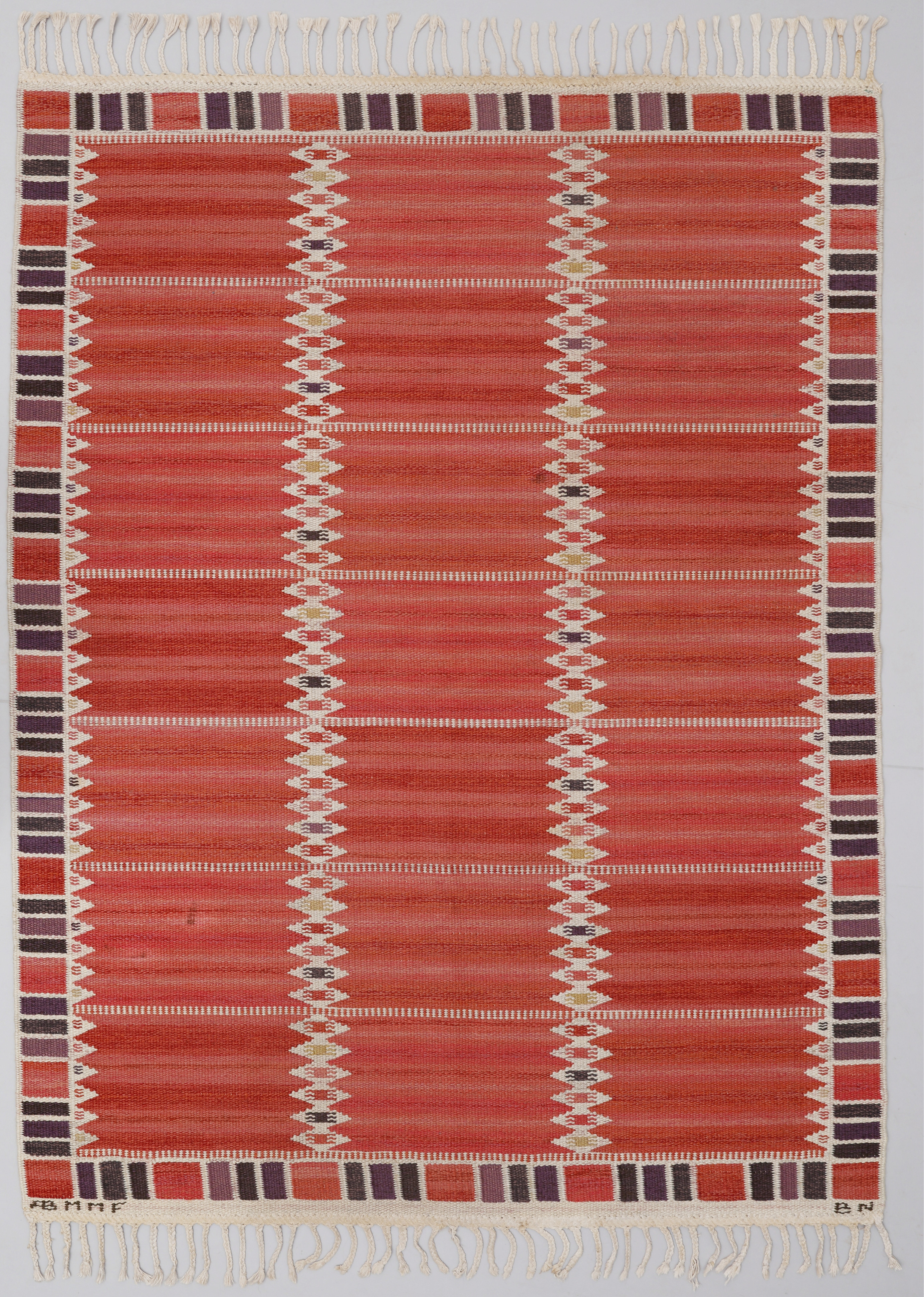 BARBRO NILSSON. MATTA, RÖLLAKAN, "SALERNO RÖD MED ENKEL BÅRD", AB MÄRTA MÅÅS-FJETTERSTRÖM, BÅSTAD.