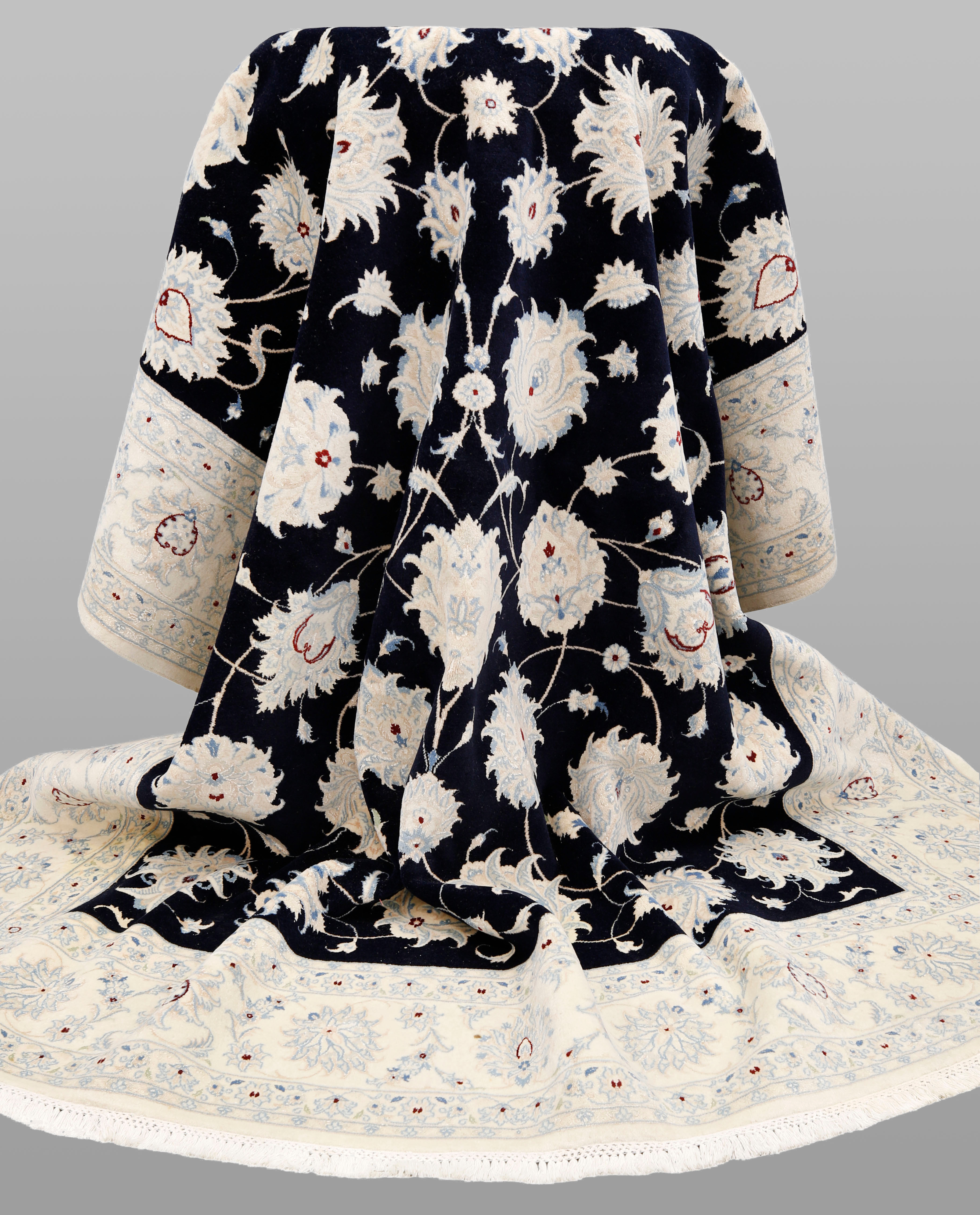 MATTA. Nain part silk s.k 9LAA ca 500.000 knutar / kvm, 364 x 247 cm.