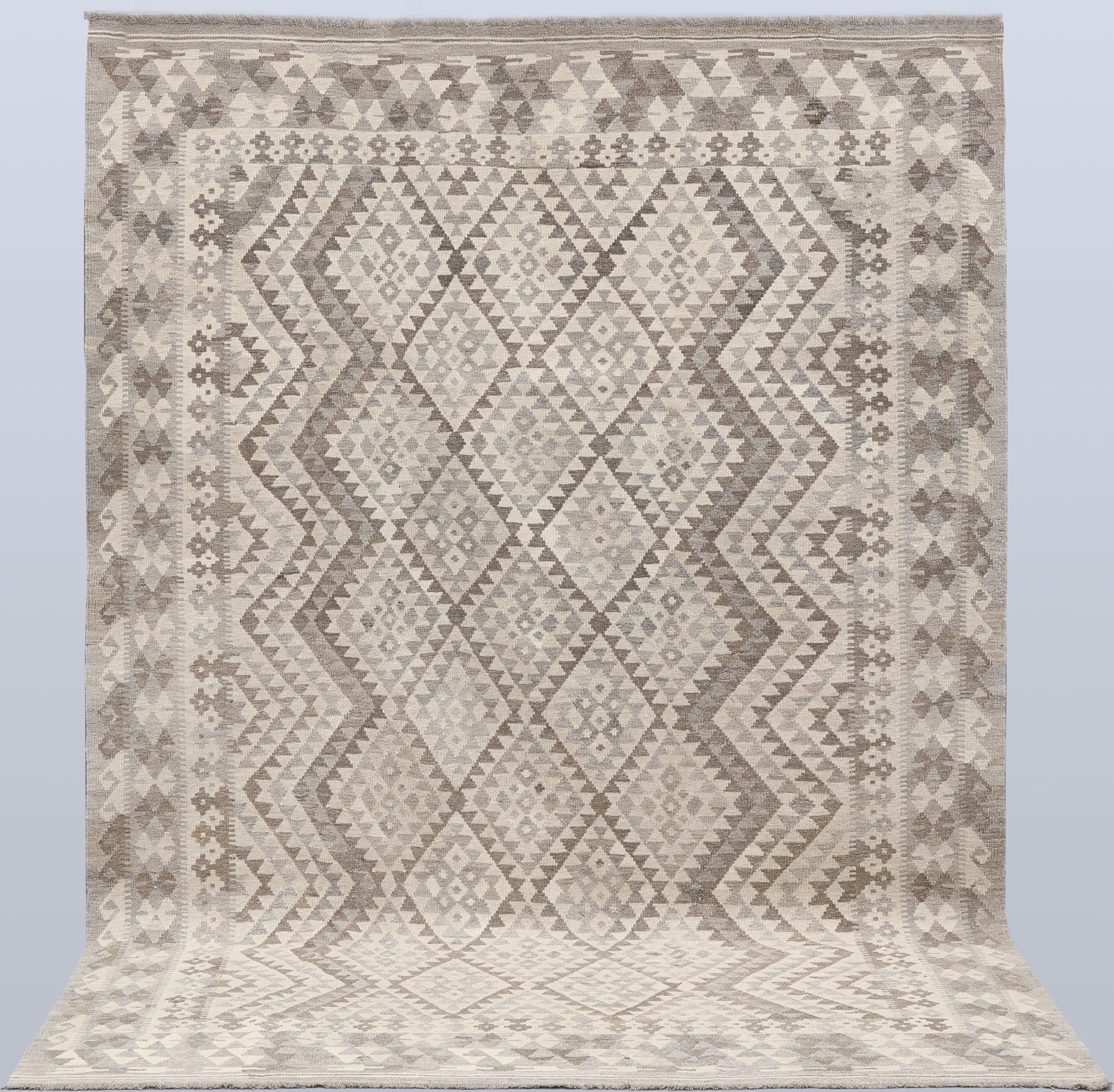 MATTA. Kelim naturfärgad, 290 x 203 cm.