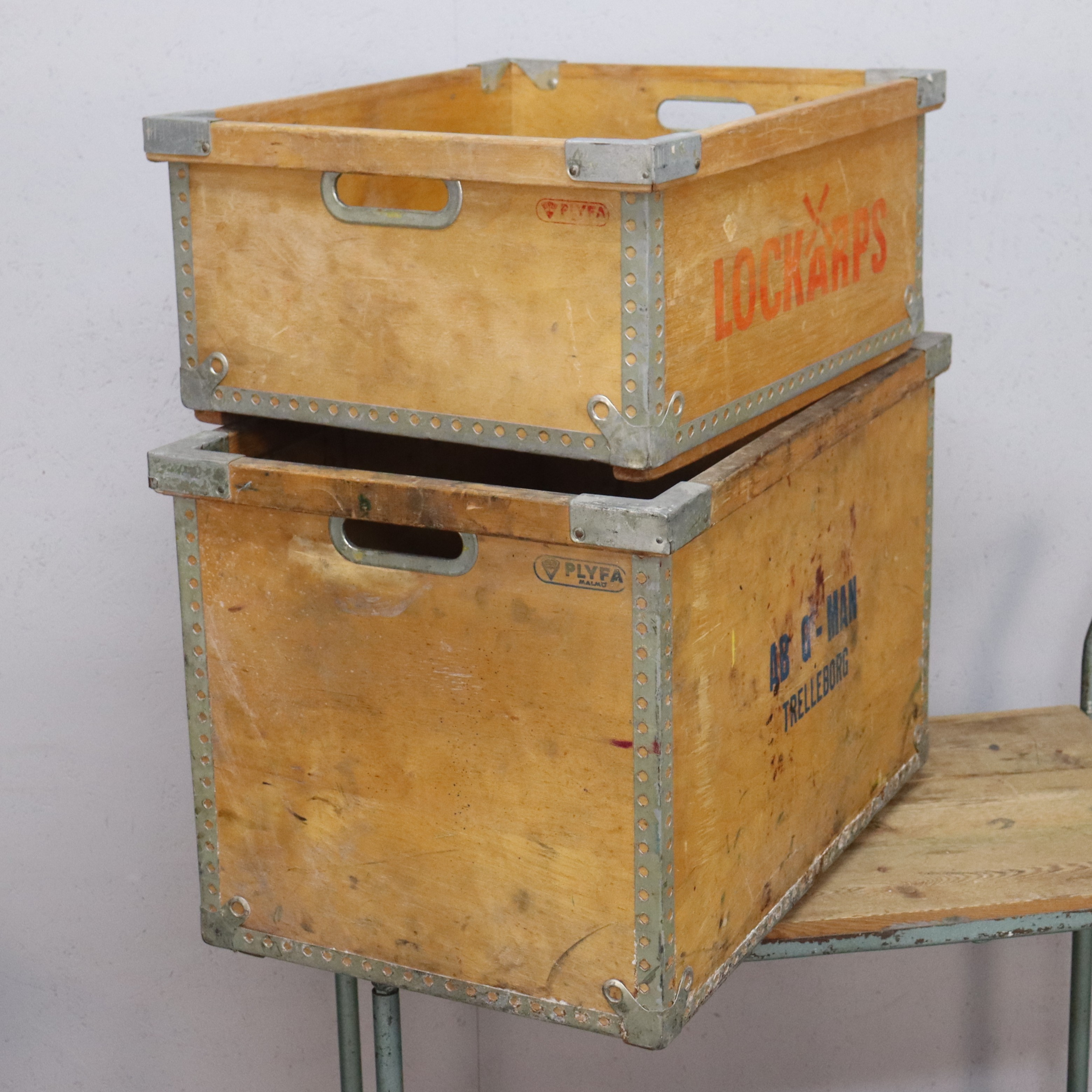 TRÄLÅDOR, AB G-MAN, Trelleborg samt Lockarps Bageri, Malmö.