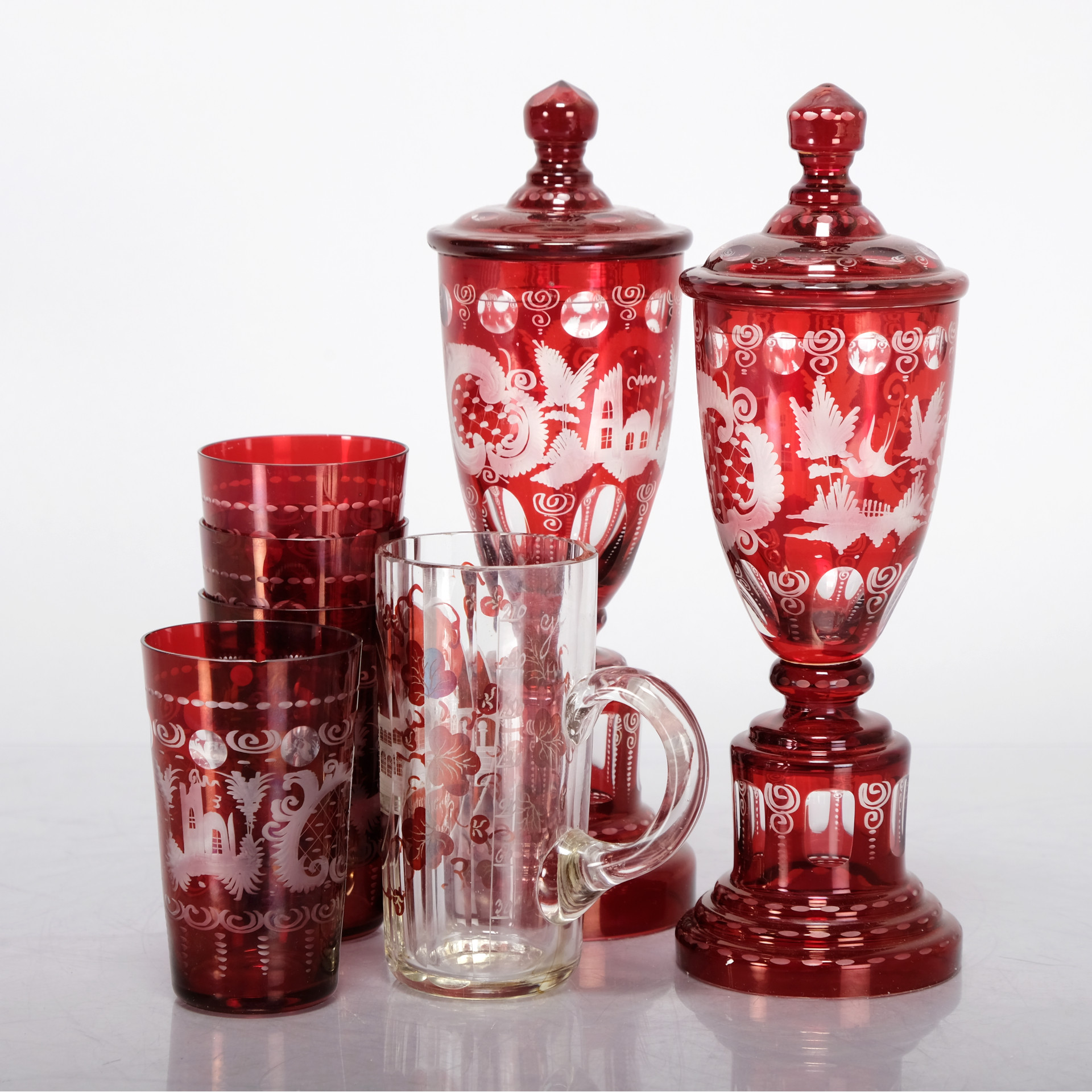 Lockpokaler, Glas, Tidigt 1900-tal. Bömiska överfångsglas, 9 delar.