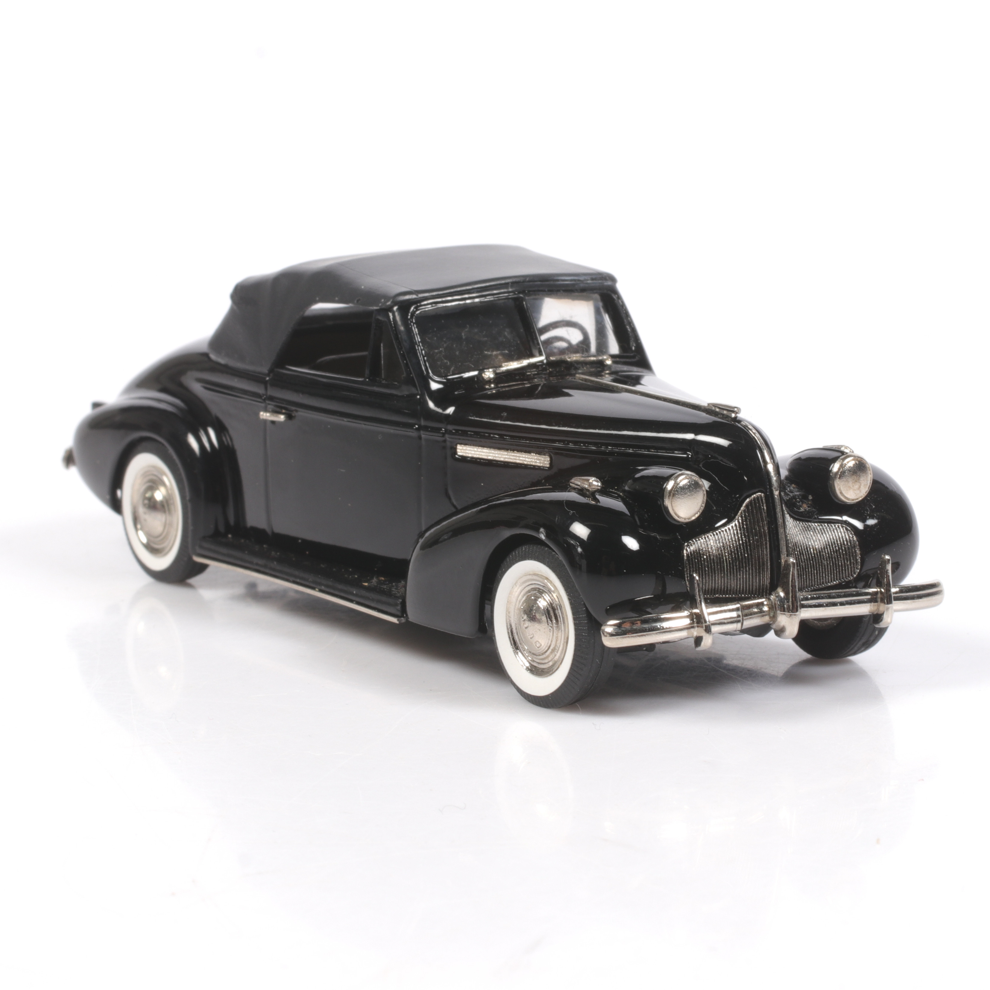 MODELLBIL, metall/resin, Buick Century Convertible Coupé, 1939, Brooklin Models, skala 1:43.