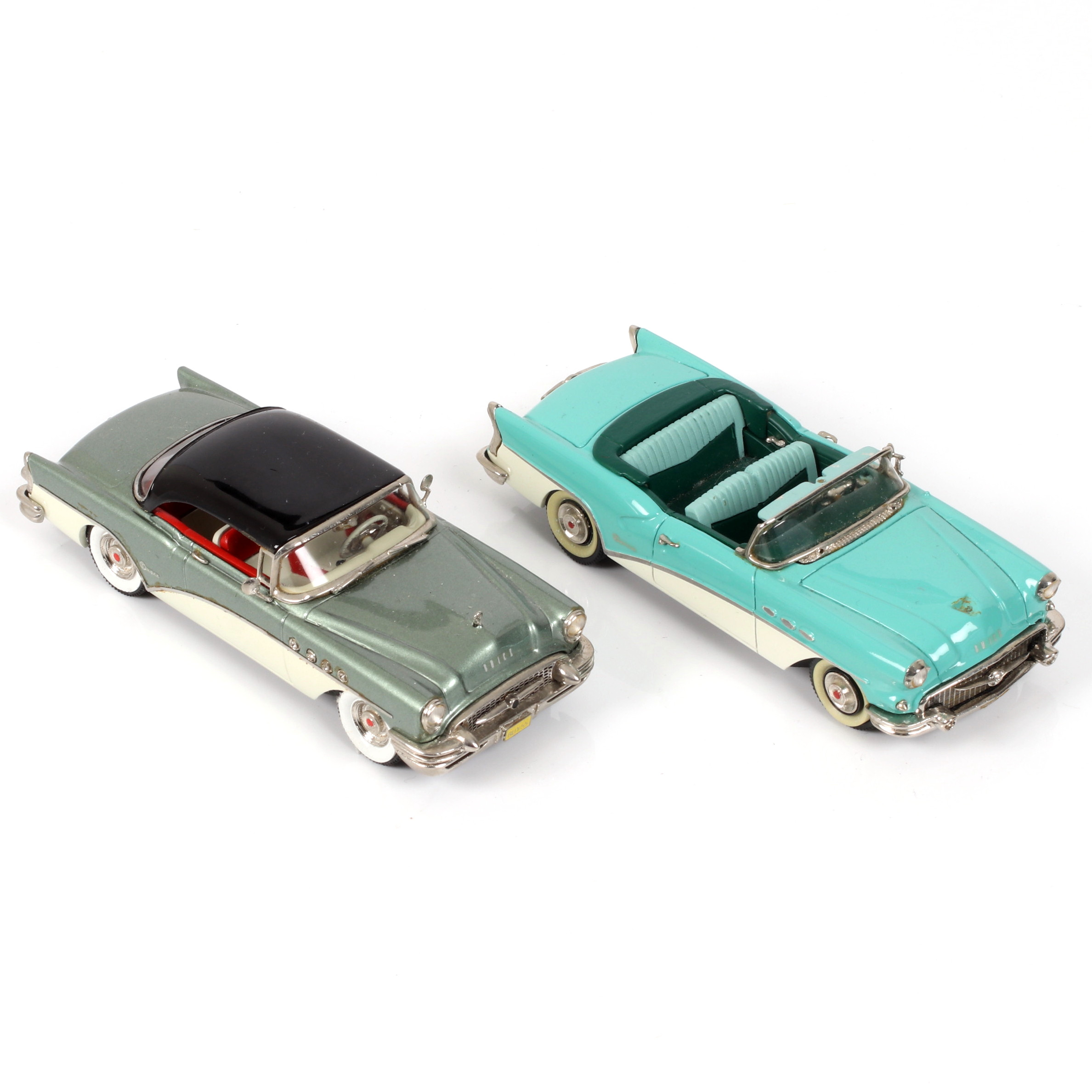MODELLBILAR, 2 st, metall/resin, bl.a. Buick Super Hardtop, 1955, SMTS, skala 1:43.