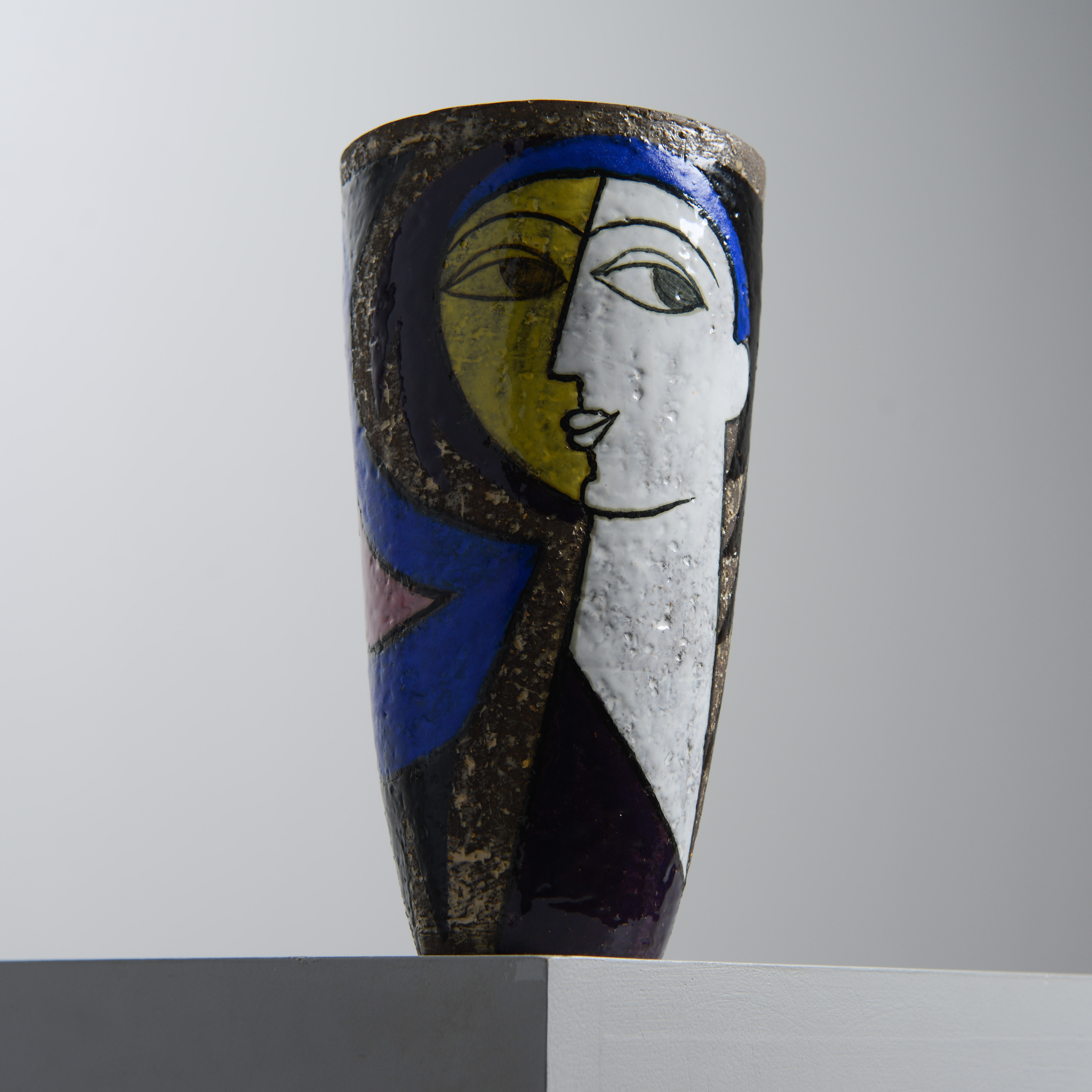 MARI SIMMULSON. "Teodora", vas, modell 4345, Upsala-Ekeby, 1958-60.