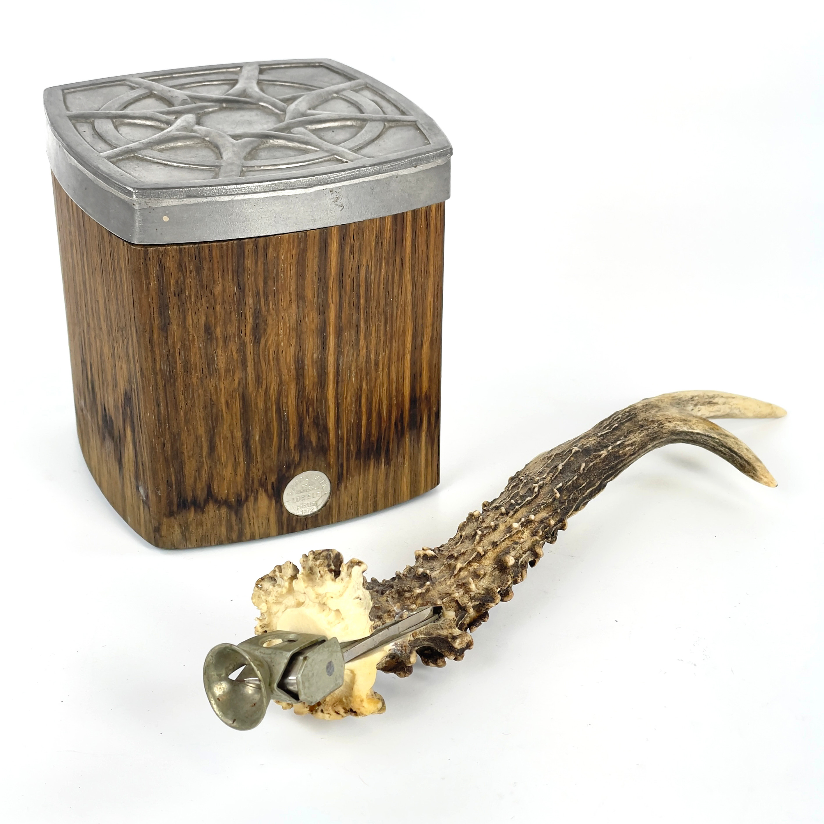 CIGARRSNOPPARE samt LOCKBURK, horn/metall samt ek/tenn.