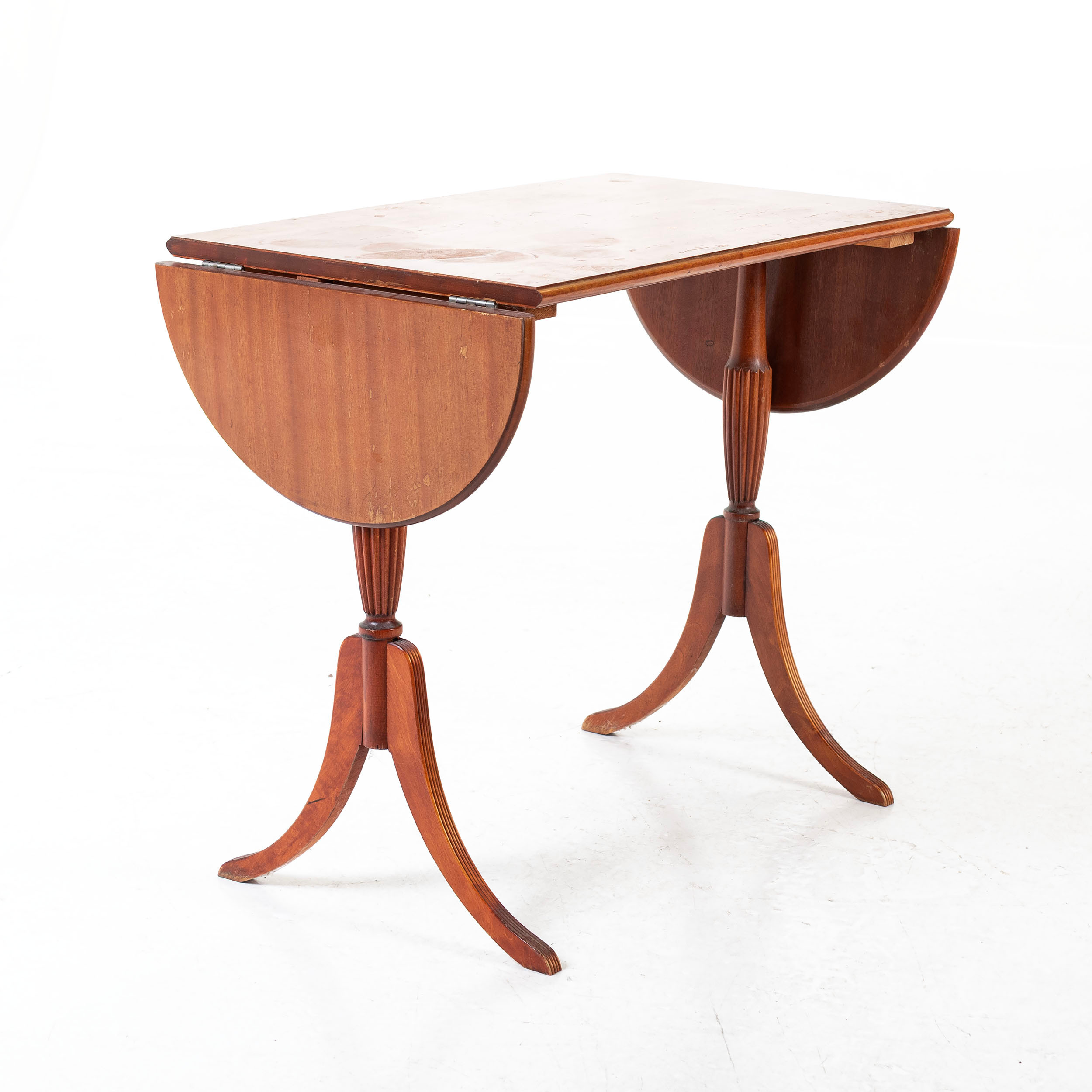 BORD, med klaffar, mahogny, 1900-talets första hälft.