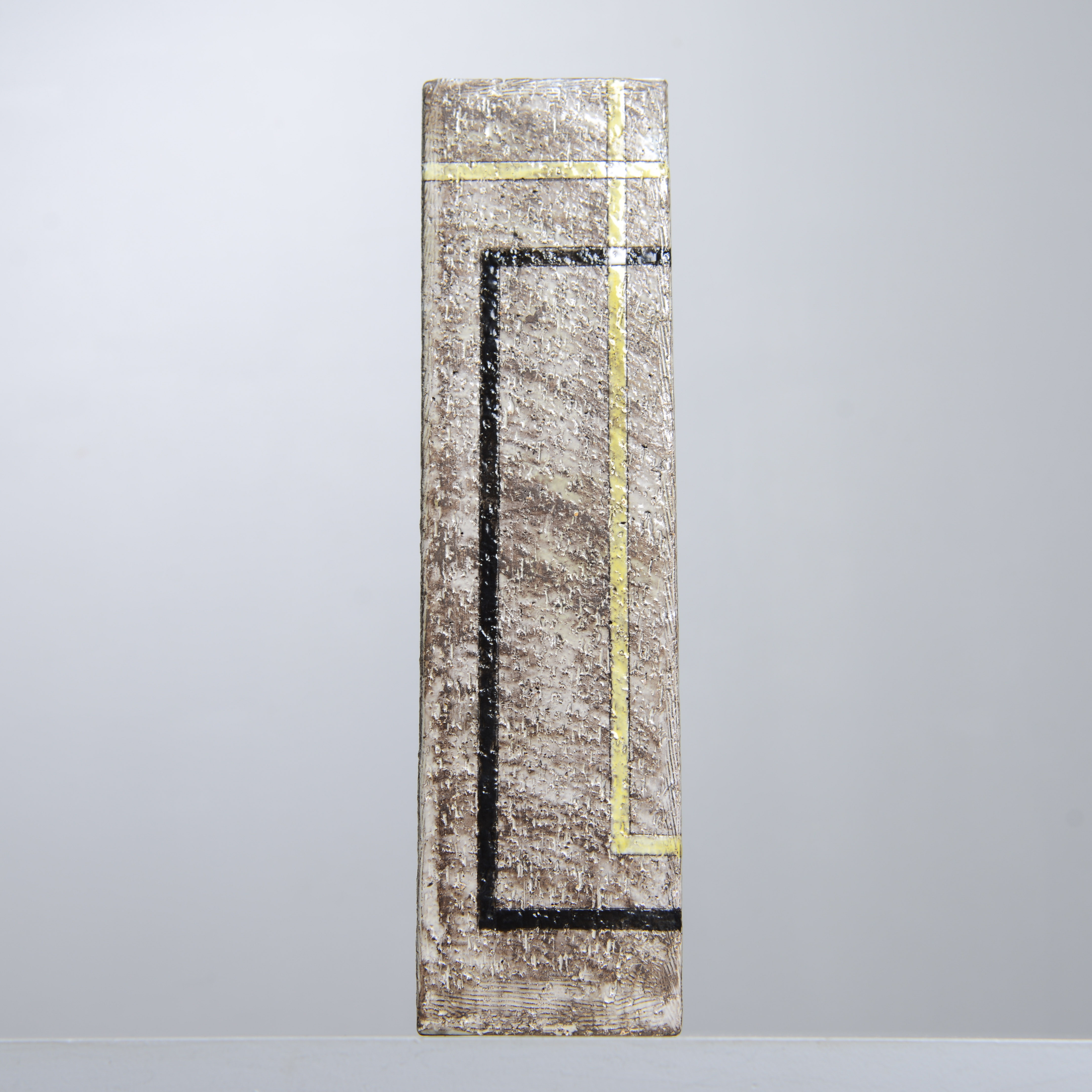 INGRID ATTERBERG. "Kort Serie" , golvvas, modell A6, Upsala-Ekeby, numrerad 65/100 samt signerad, 1956.