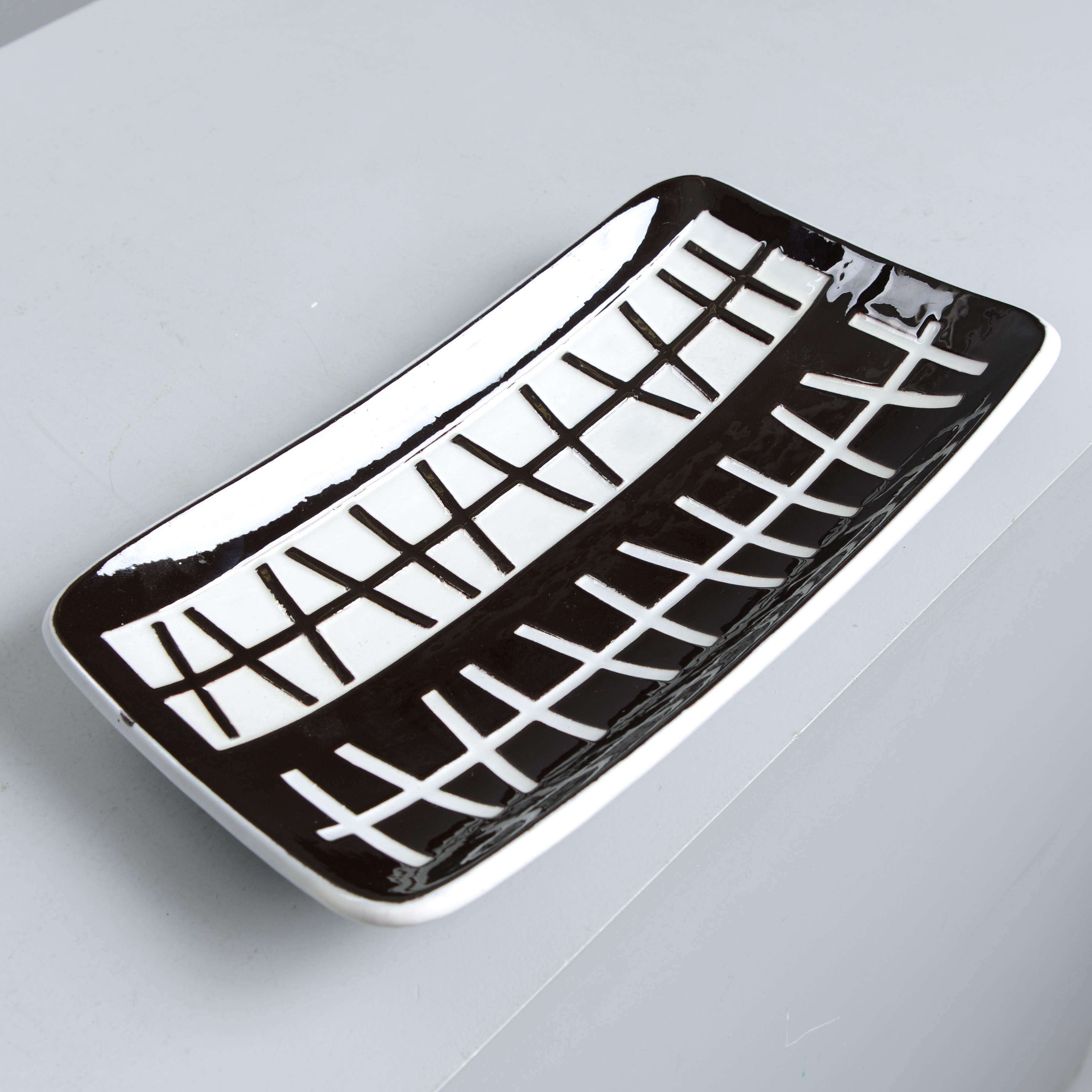 INGRID ATTERBERG. "Pronto", fat, modell 2342, Upsala-Ekeby, 1958-59.