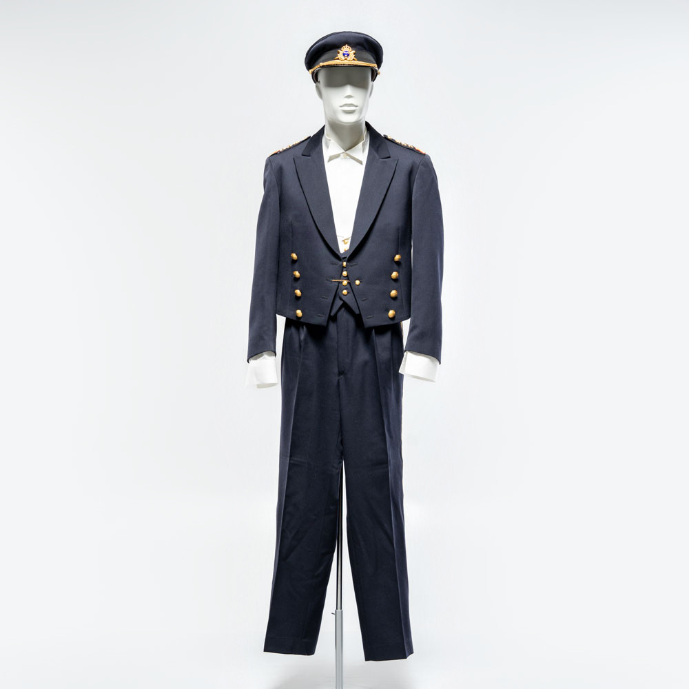 HÖGTIDSDRÄKT/ MÄSSDRÄKT, Sporrong.