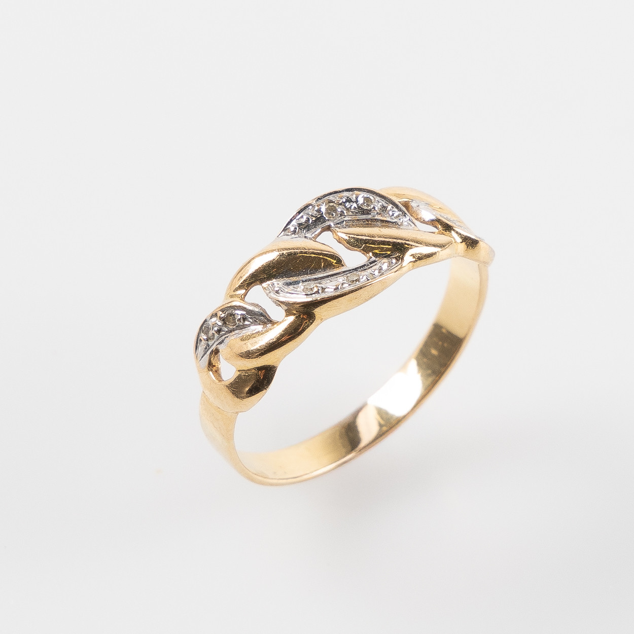 RING, 18K guld och vitguld med åttkantslipade diamanter.