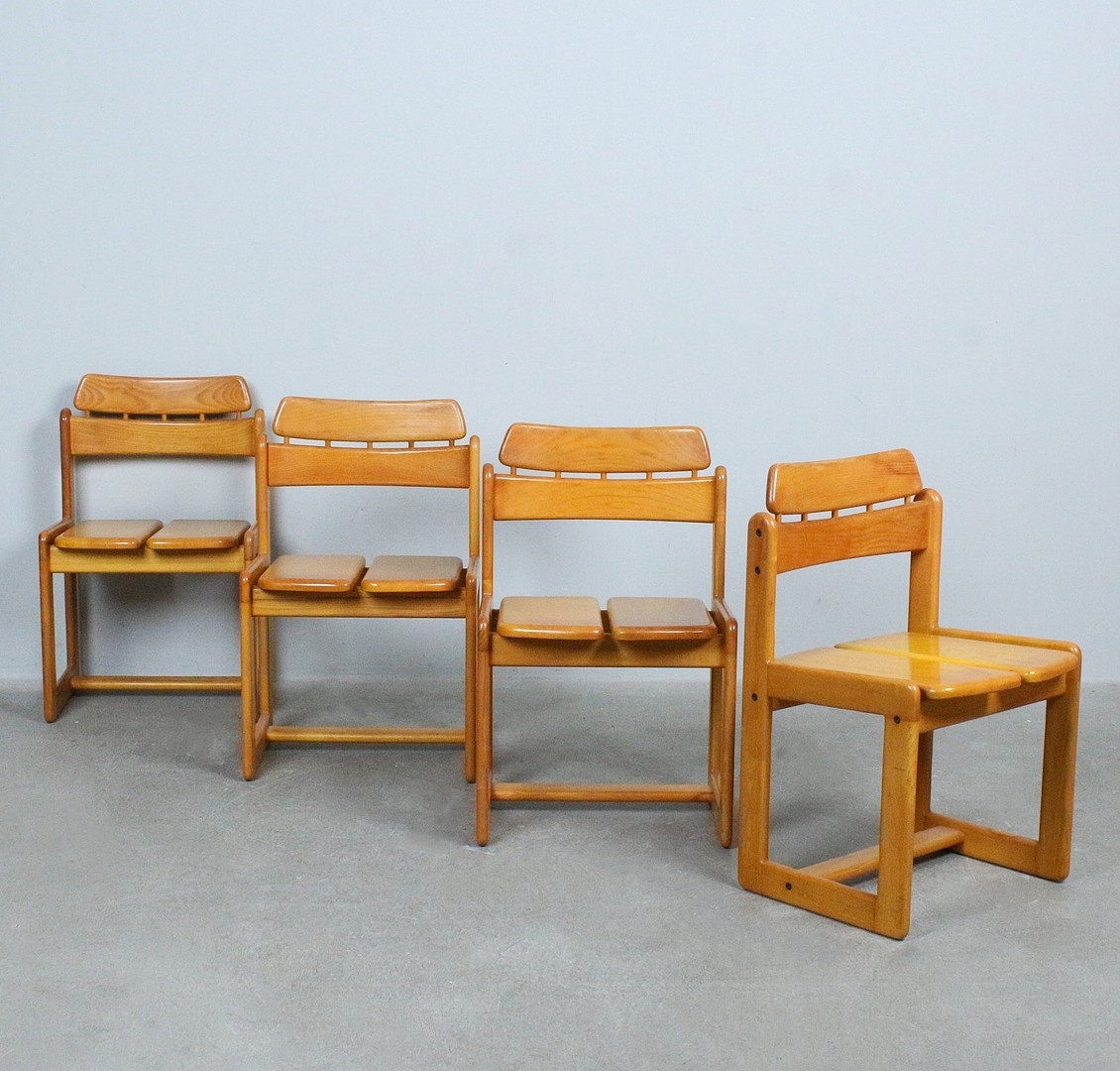 ILMARI TAPIOVAARA (FINNLAND, 1914–1999). Fratelli Montina. Set Stühle, Modell 'Tapiolina', Eschenholz, Italien, 1970er Jahre.