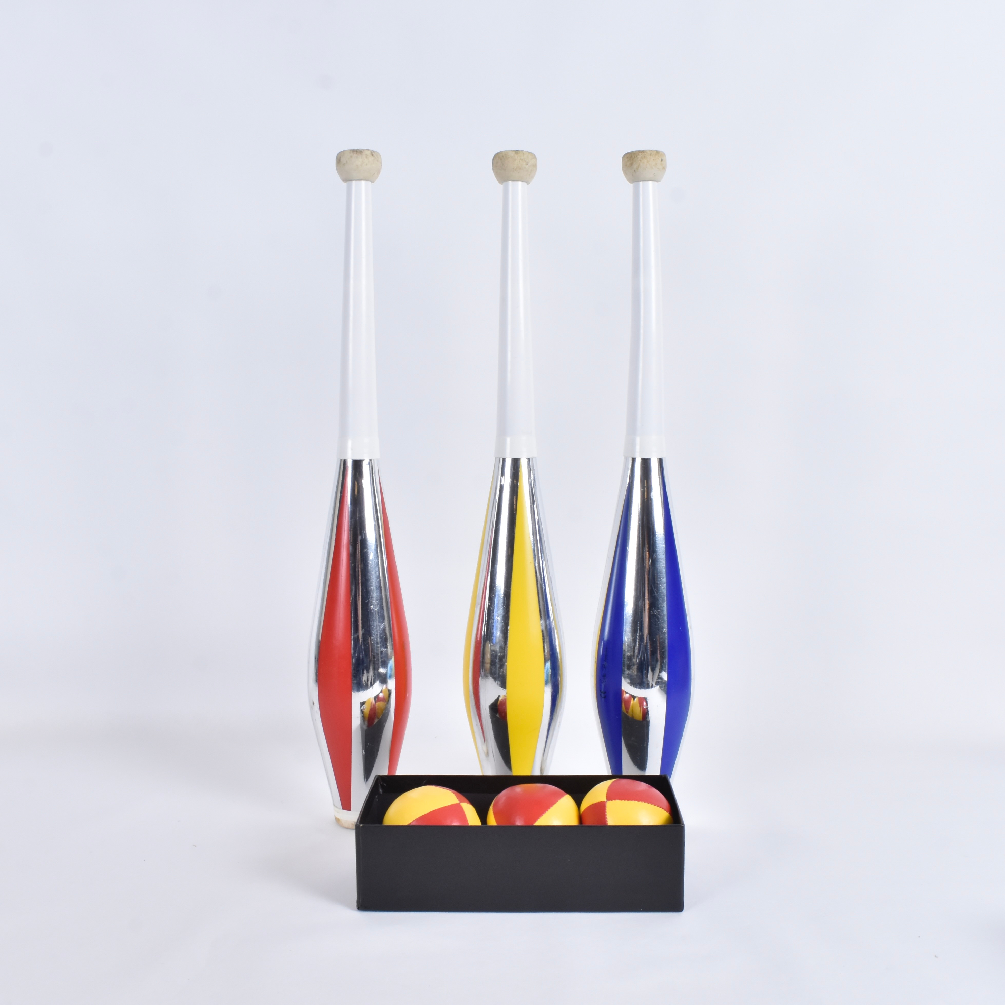 JONGKÄGLOR SAMT BOLLAR, 2-lådor.