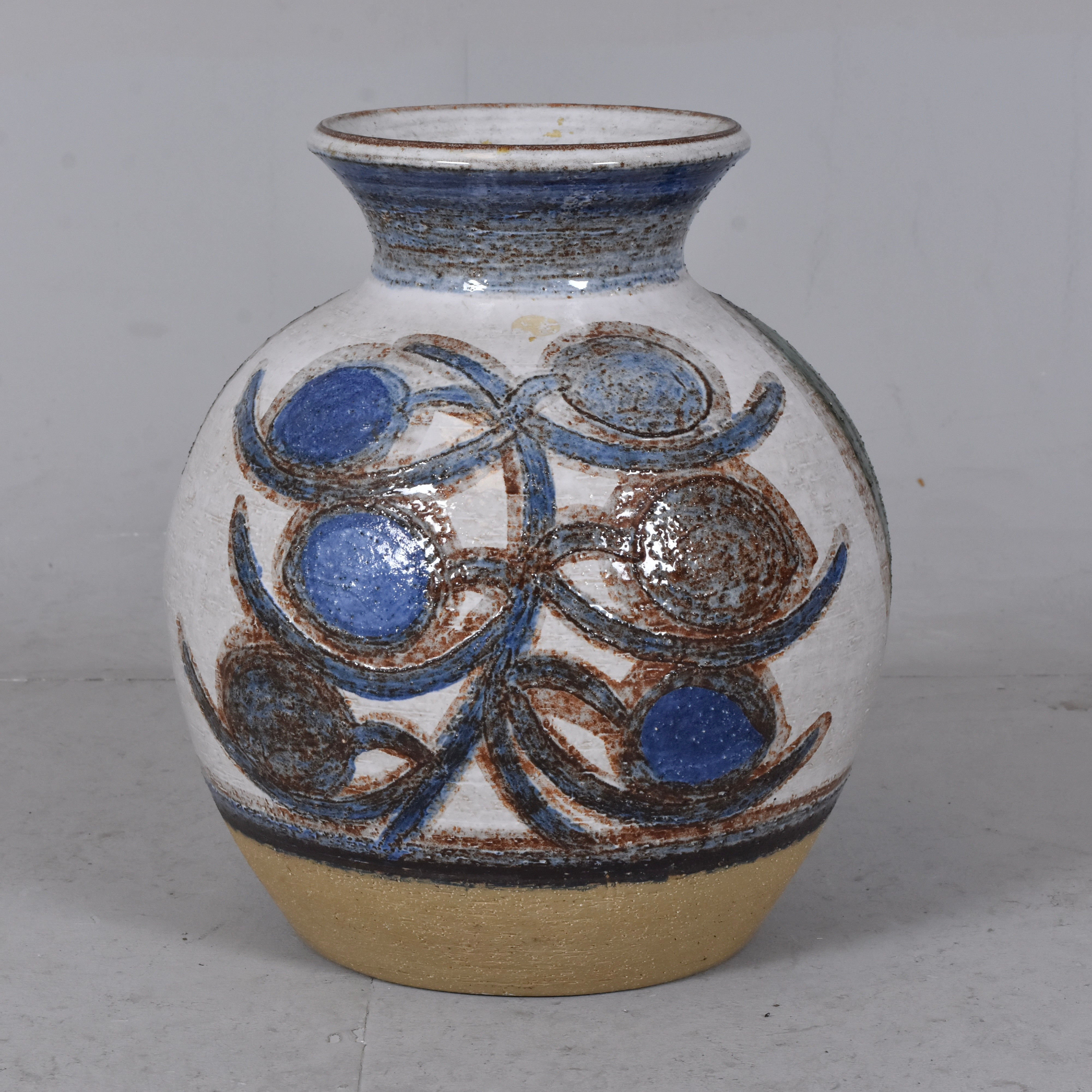 NOOMI BACKHAUSEN. golvvas, chamotterat stengods, "Cactus".