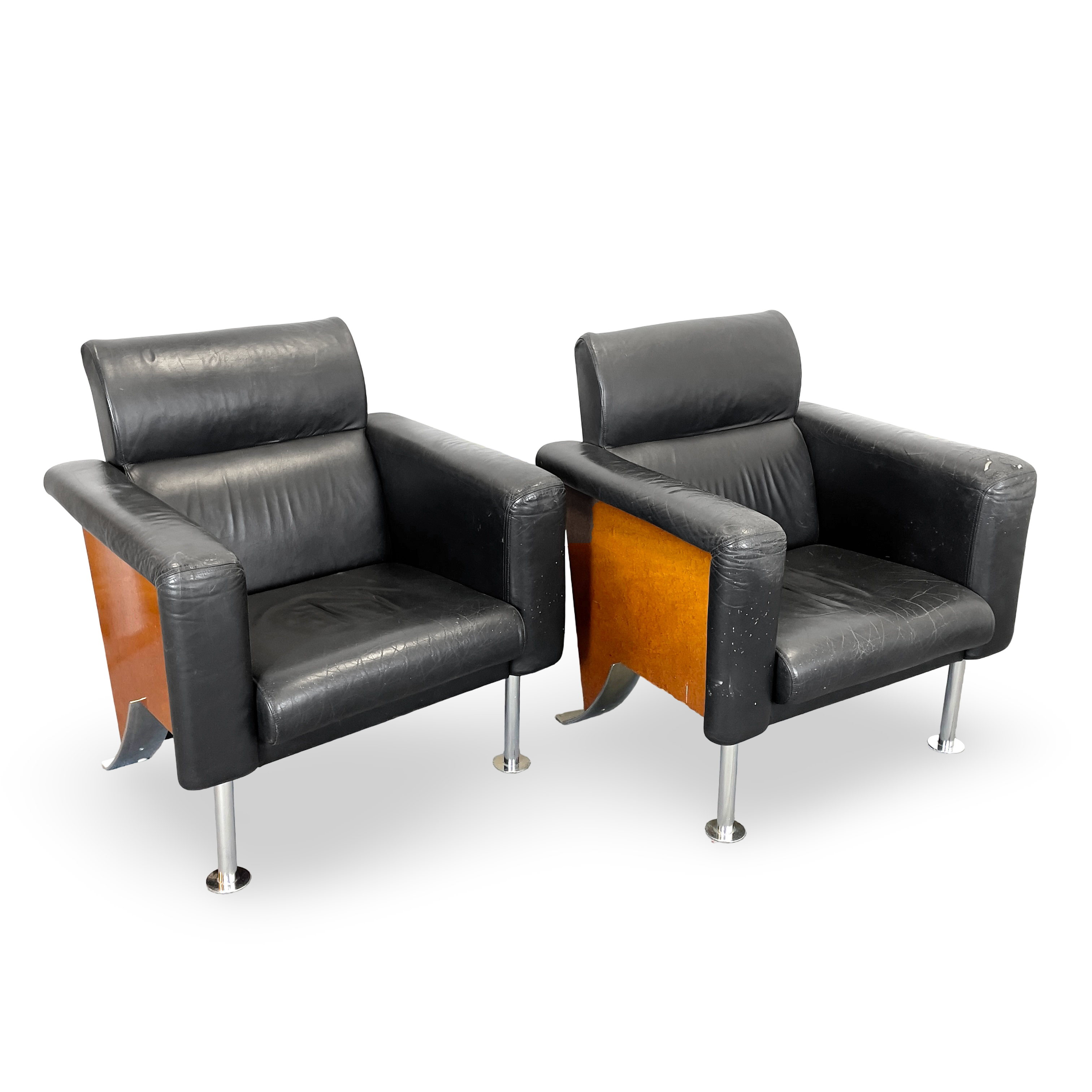 FÅTÖLJER, ett par. Läderklädsel, björk & metall, 1900-talets andra hälft.