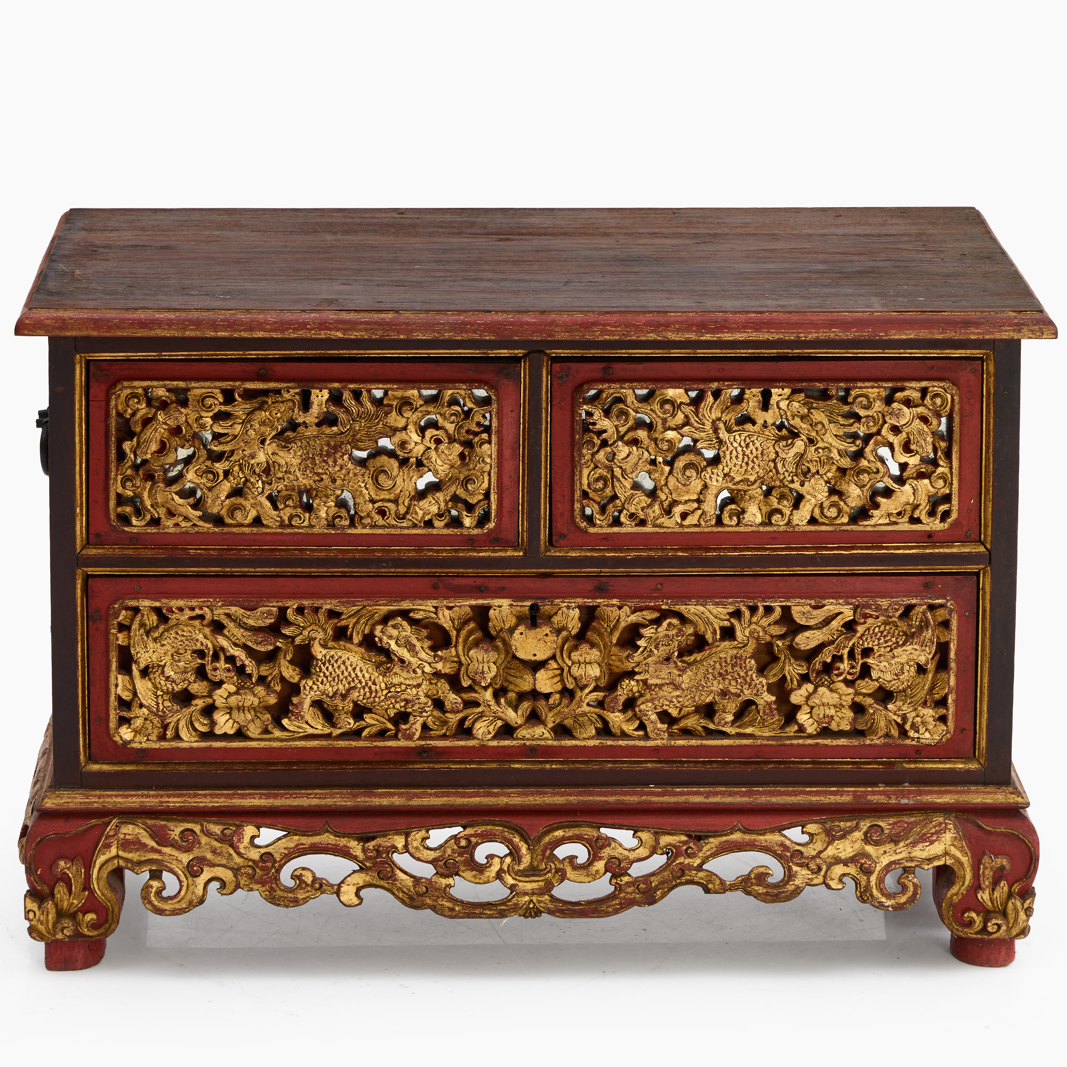 BYRÅ, sydostasien, bemålat och skuret trä, beslag i mässing, 1900-tal.