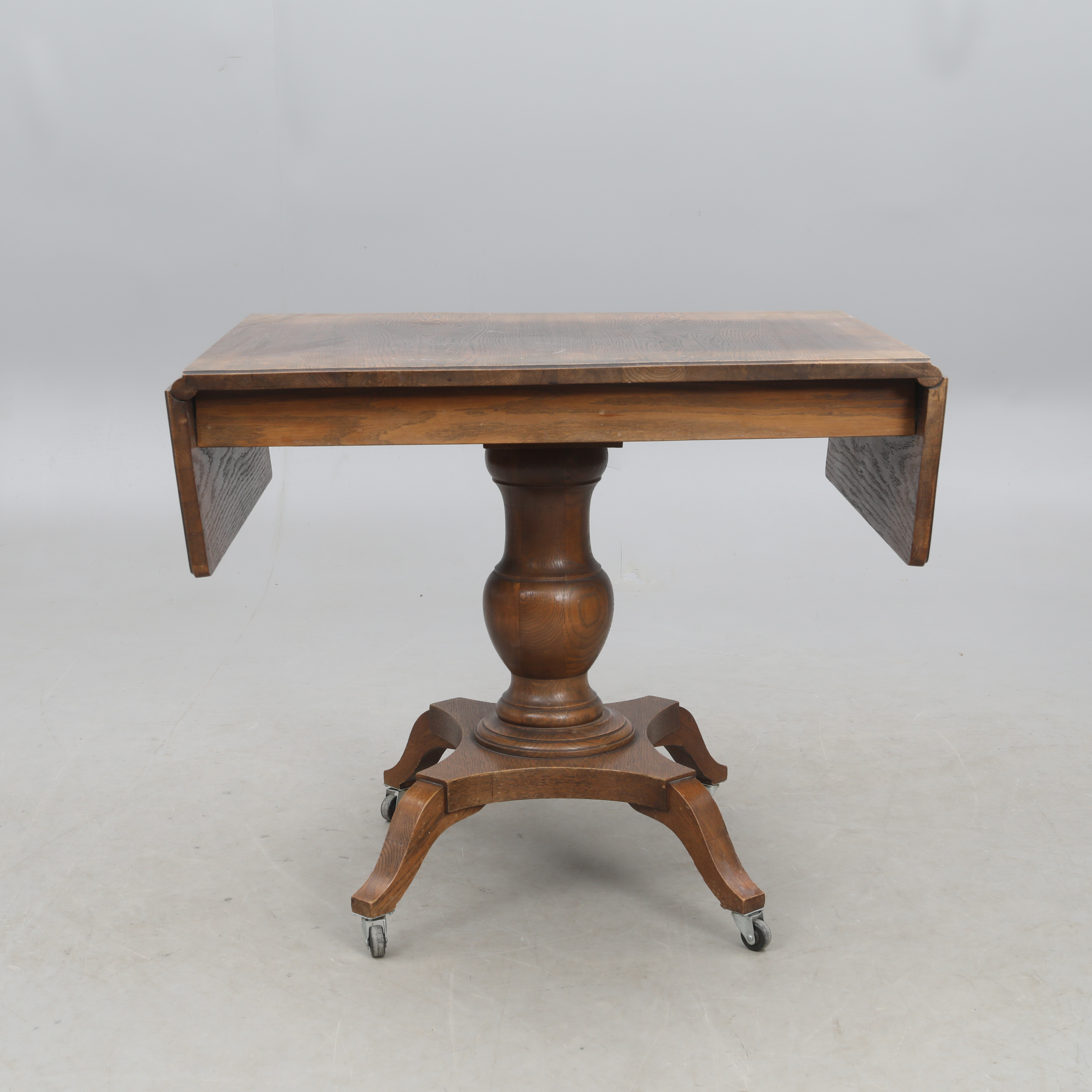 PELARBORD med klaffar, Karl-Johan stil, 1900-tal.