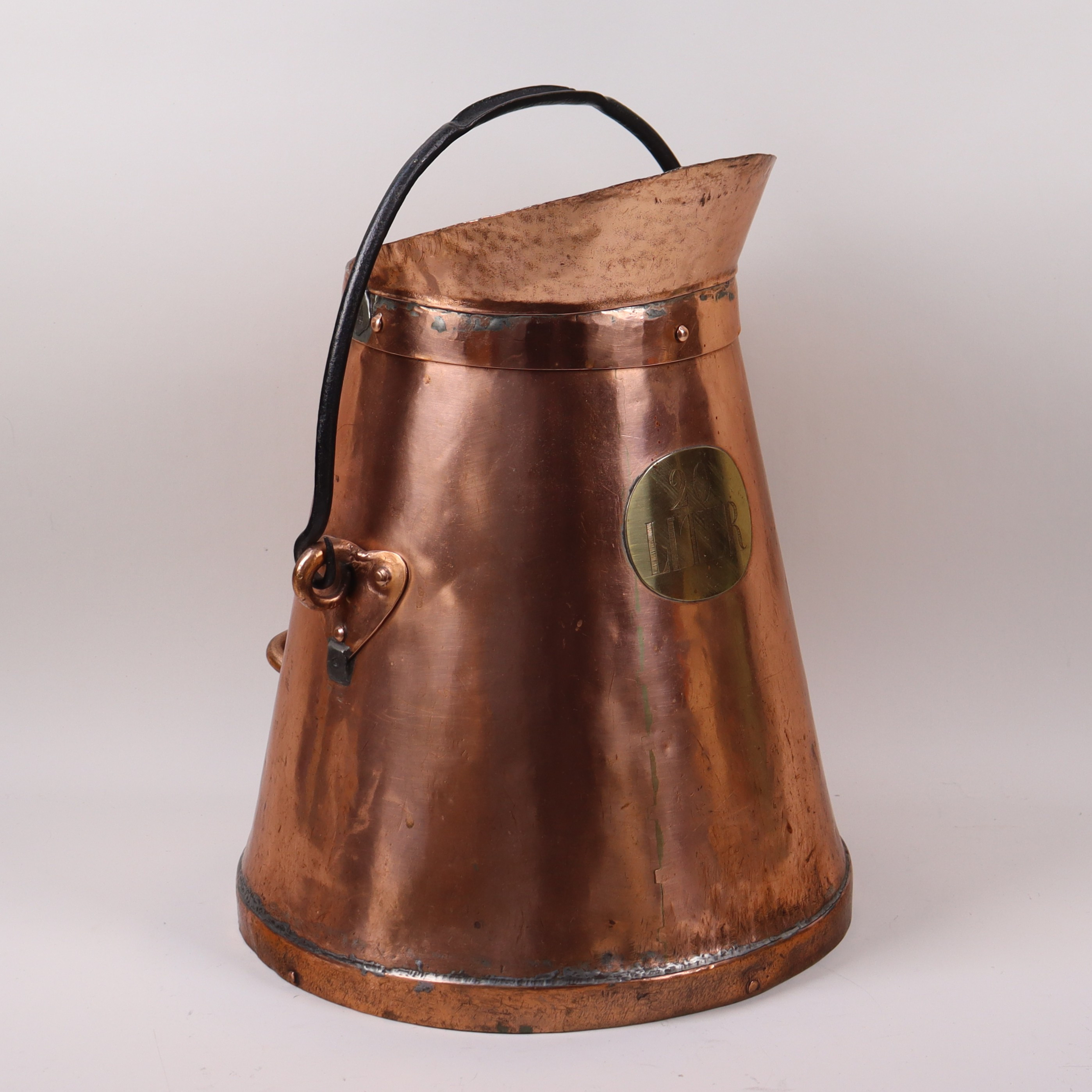 Brännvinsmått, koppar, 20 liter, krönt, 1800-talets senare del.