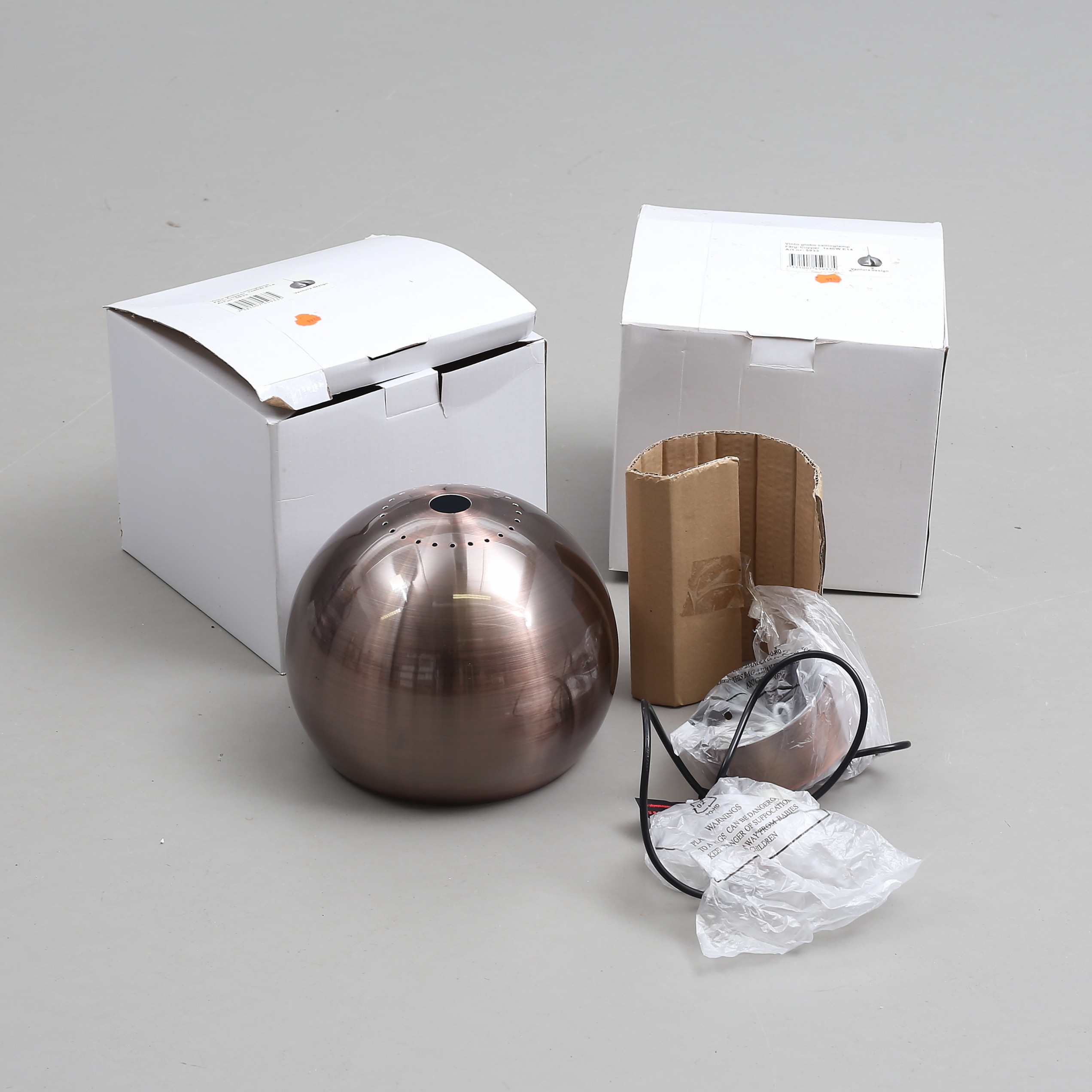 TAKLAMPOR, 2 st, kopparfärgade, Ventura design, samtida.