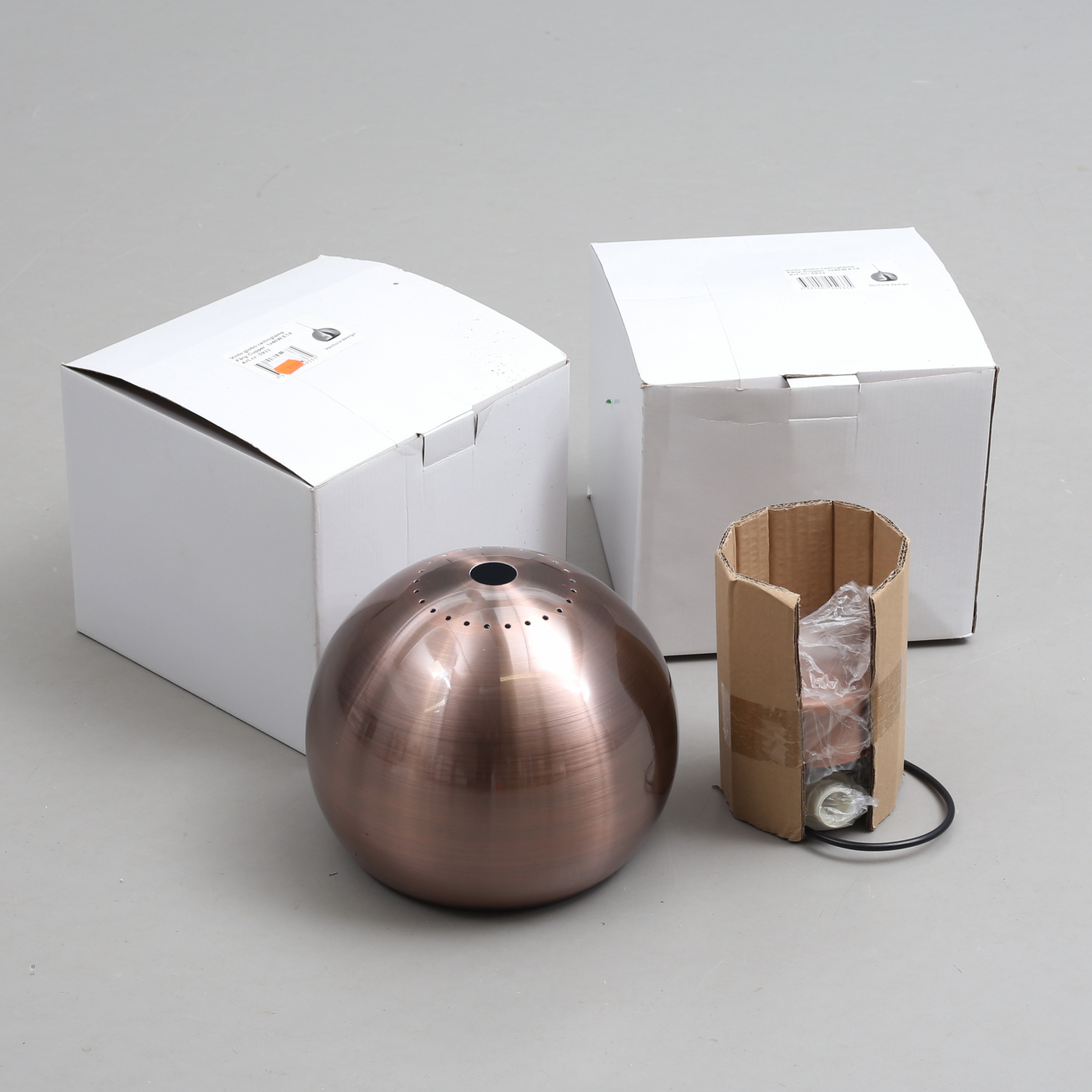 TAKLAMPOR, 2 st, kopparfärgade, Ventura design, samtida.