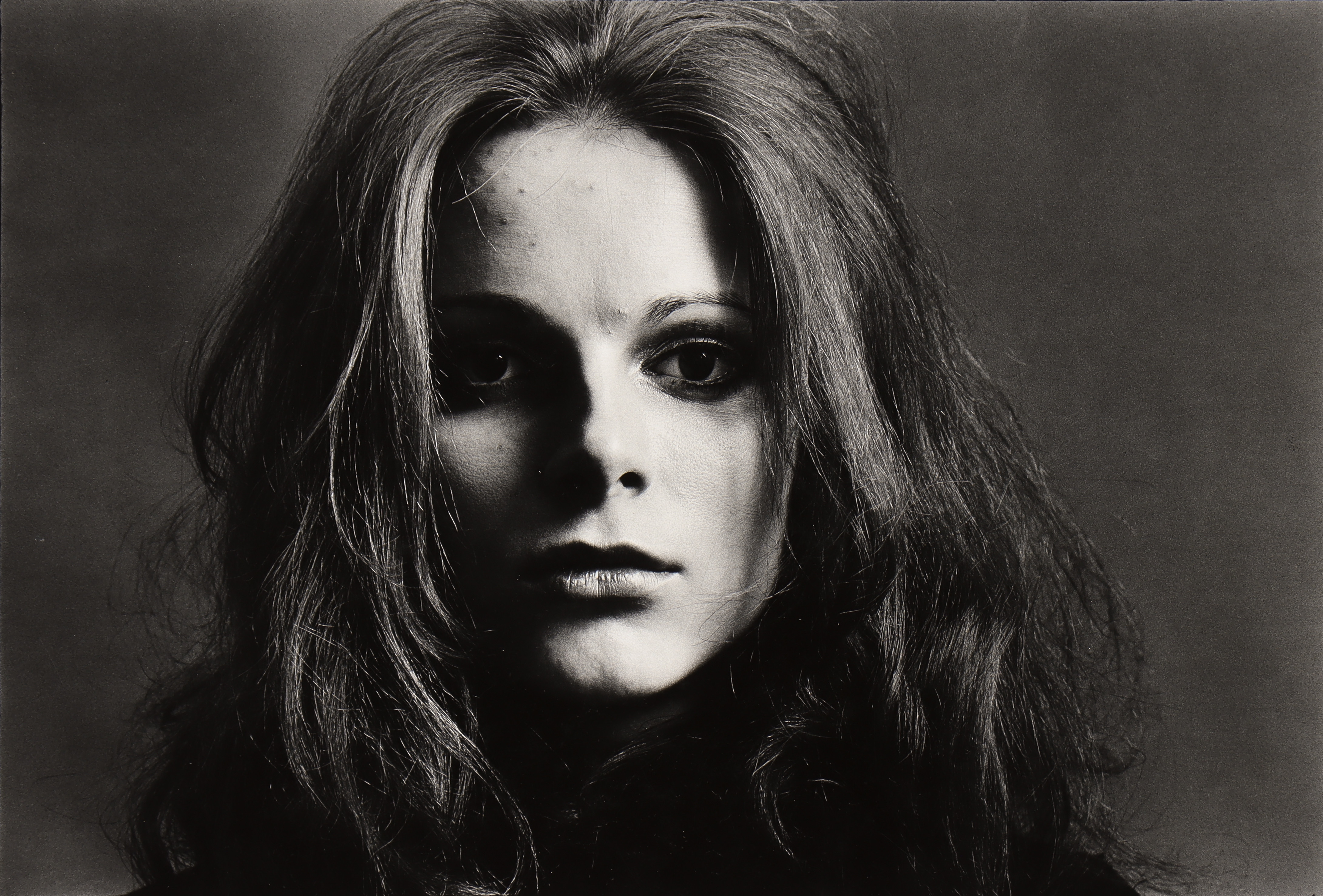 NILS-ERIK WIKEBÄCK. Kvinnoporträtt.