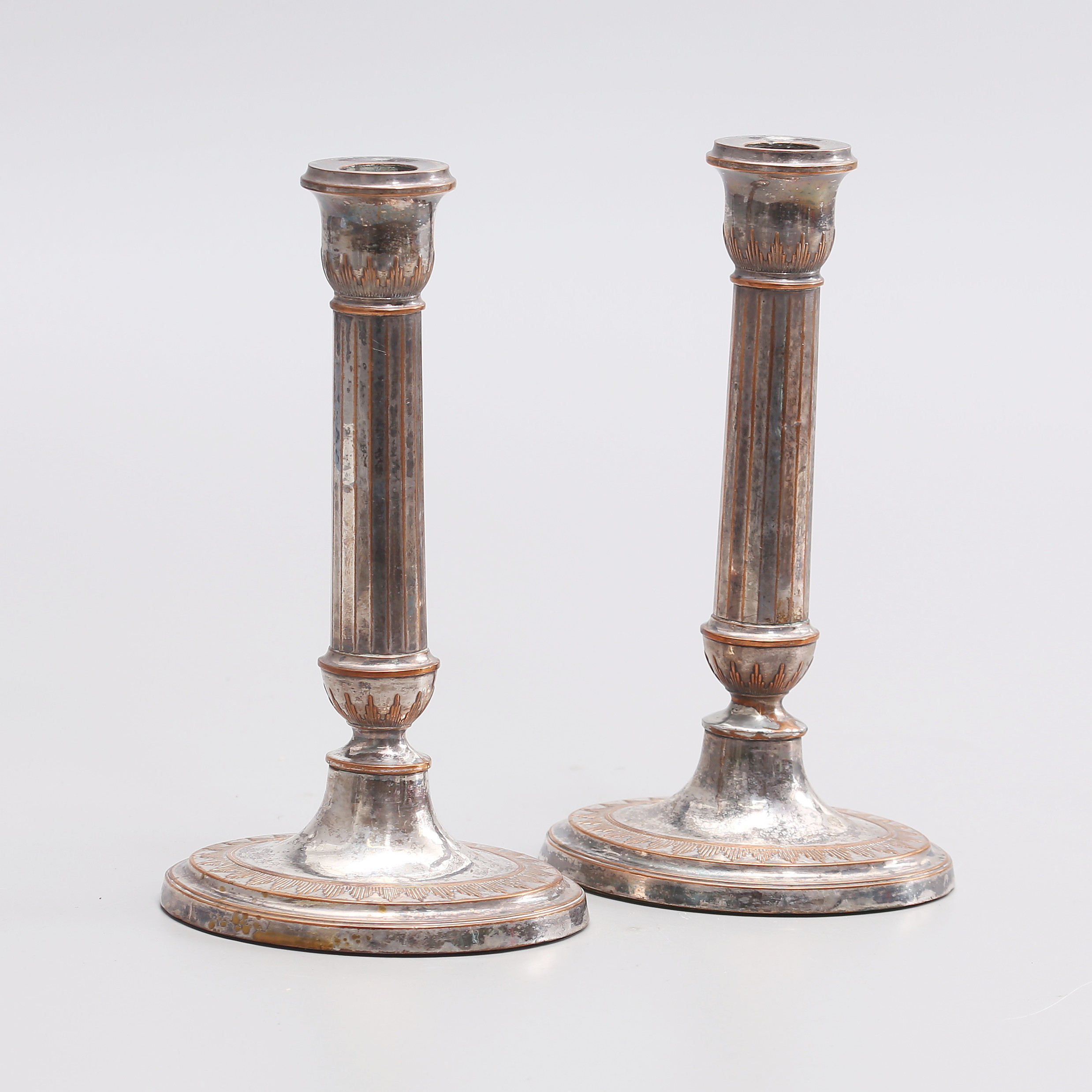 LJUSSTAKAR, ett par, gustaviansk stil, nysilver, 1800/ 1900-tal.