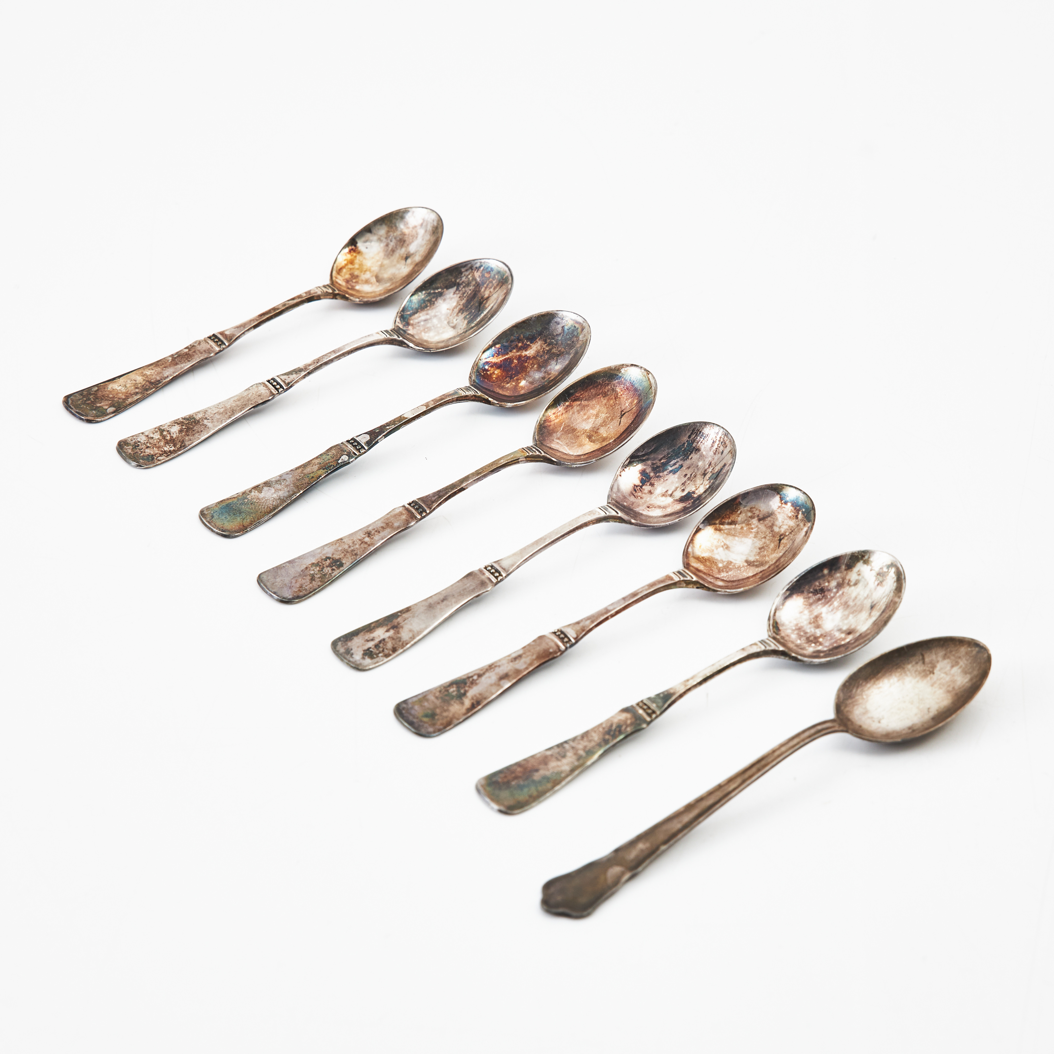 MOCCASKEDAR, 8 st, silver, Markströms Guldsmeds Ab K G, Uppsala, 1959, och GAB, Stockholm, 1964.