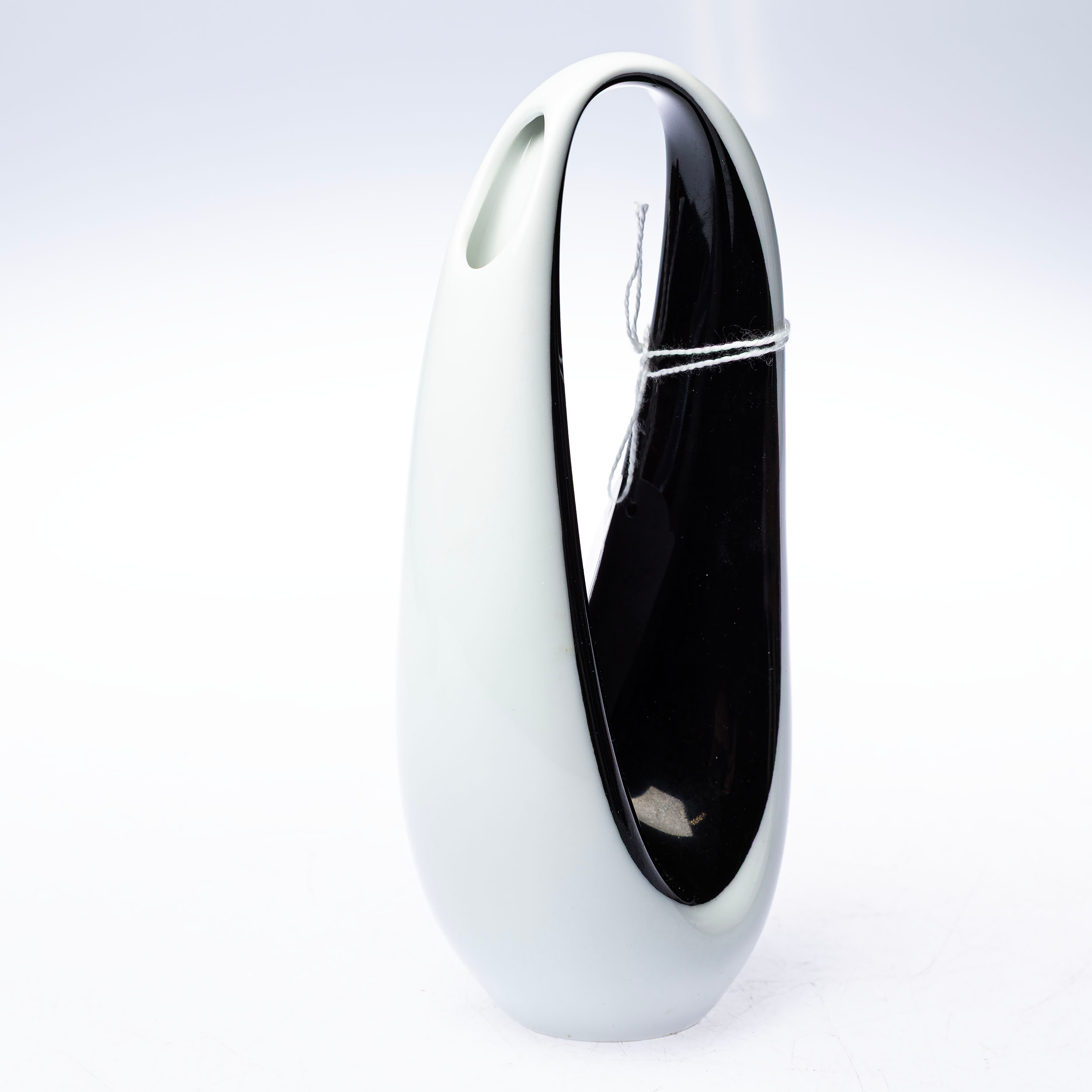 BEATE KUHN. Vas, Rosenthal, Tyskland.