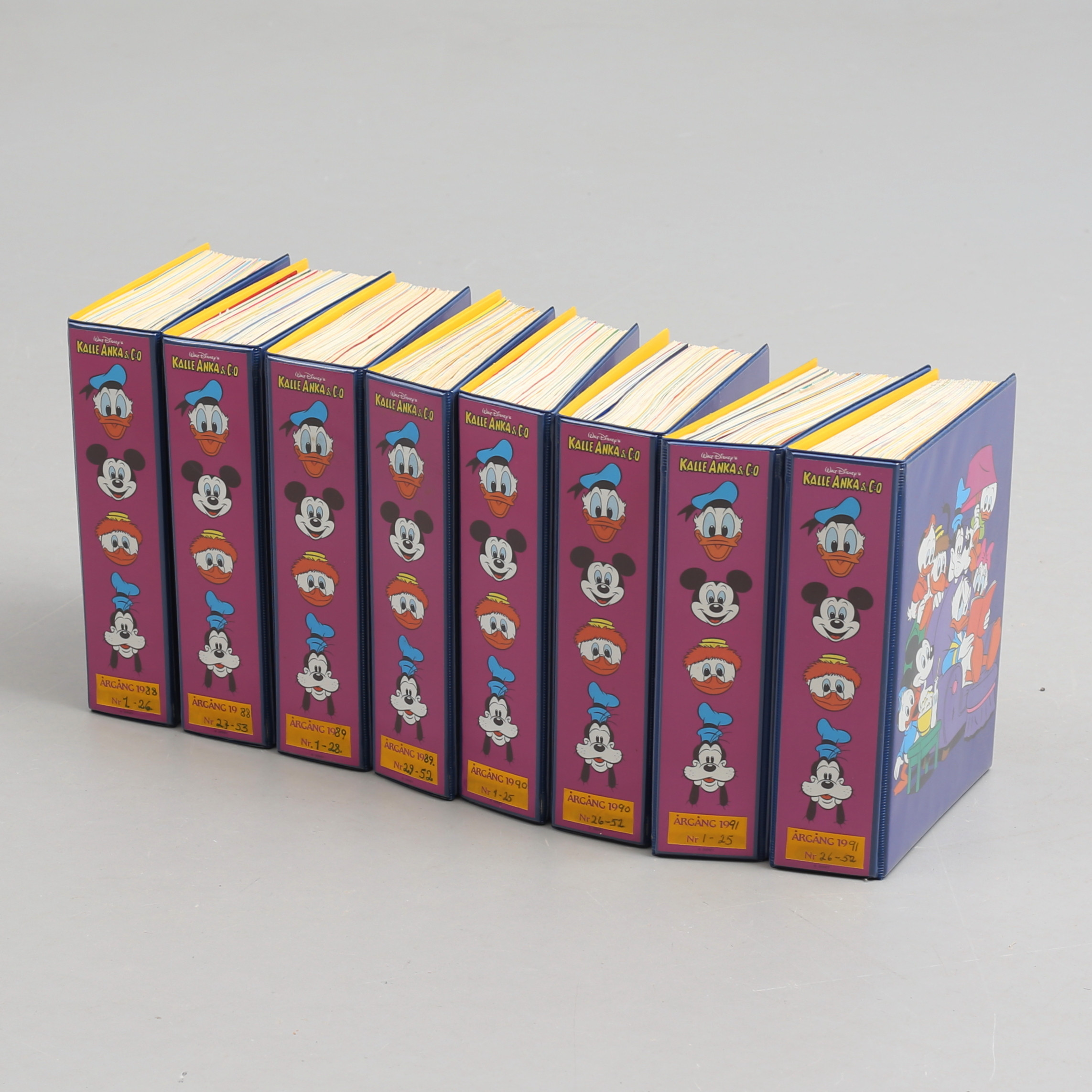 SERIETIDNINGAR, ca 200 st i pärmar, Kalle Anka & Co, 1988-1991.