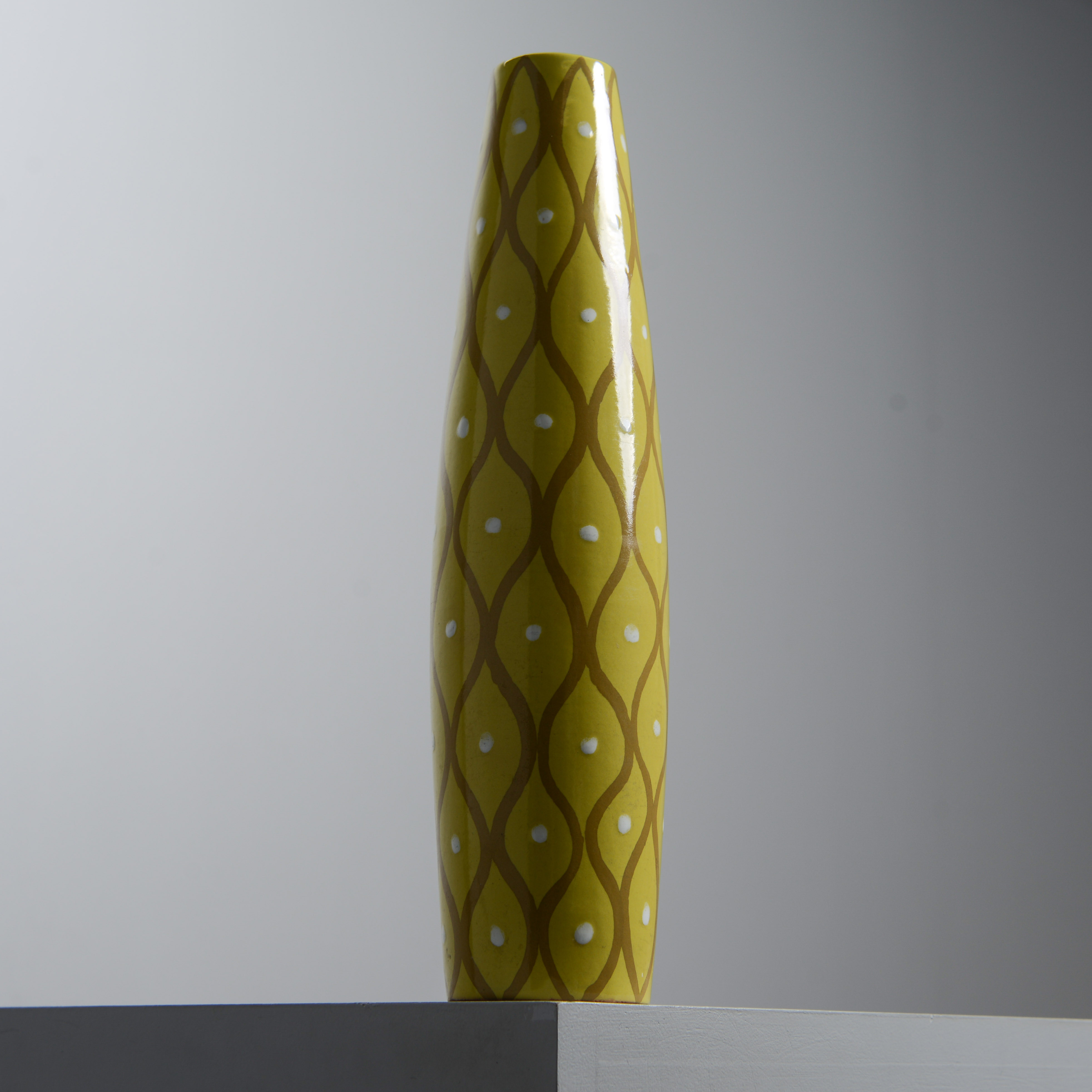 INGRID ATTERBERG. "Retina", vas, modell 2205, Upsala-Ekeby, 1953-56.