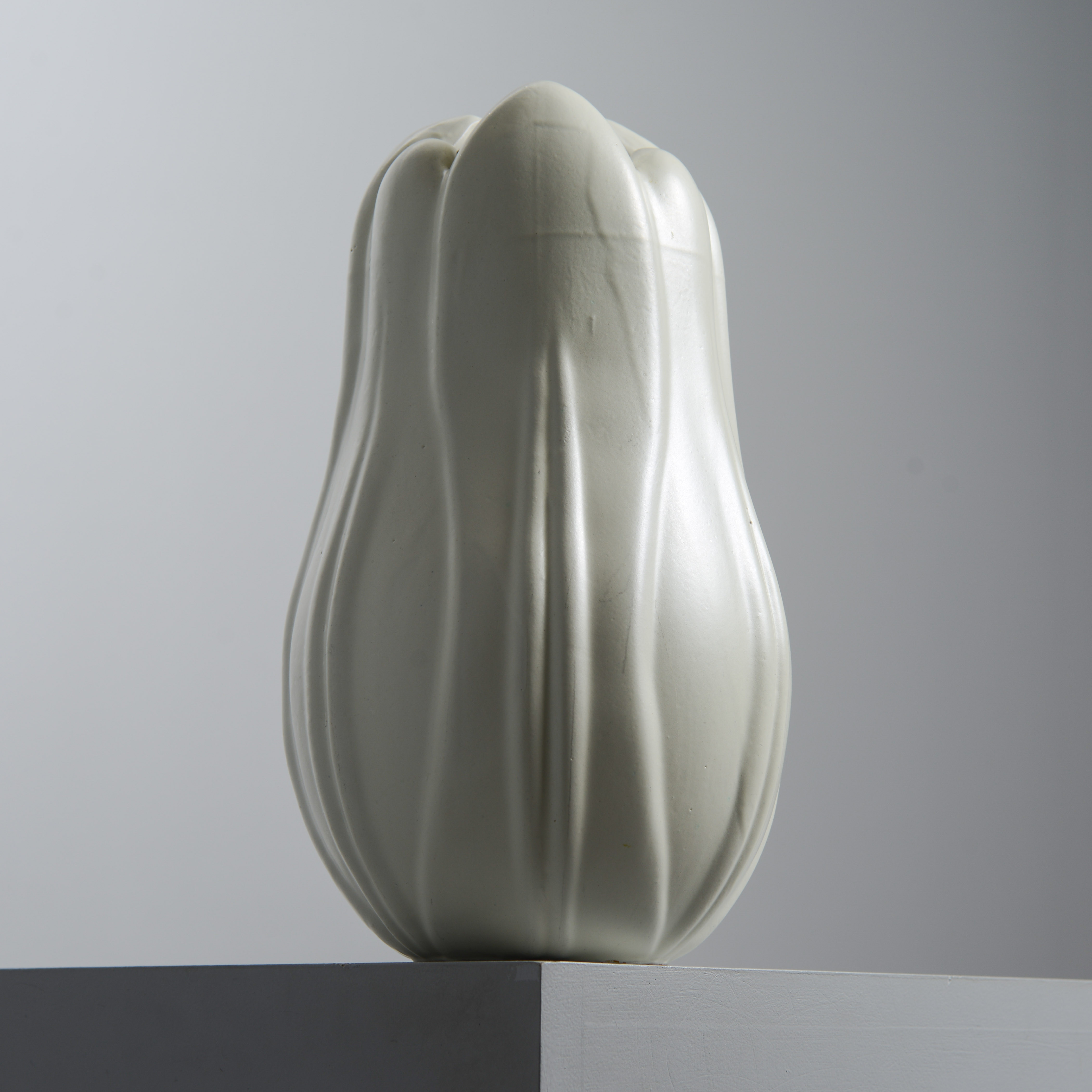 VICKE LINDSTRAND. Vas, modell 337, Swedish Modern, Upsala-Ekeby, 1944.