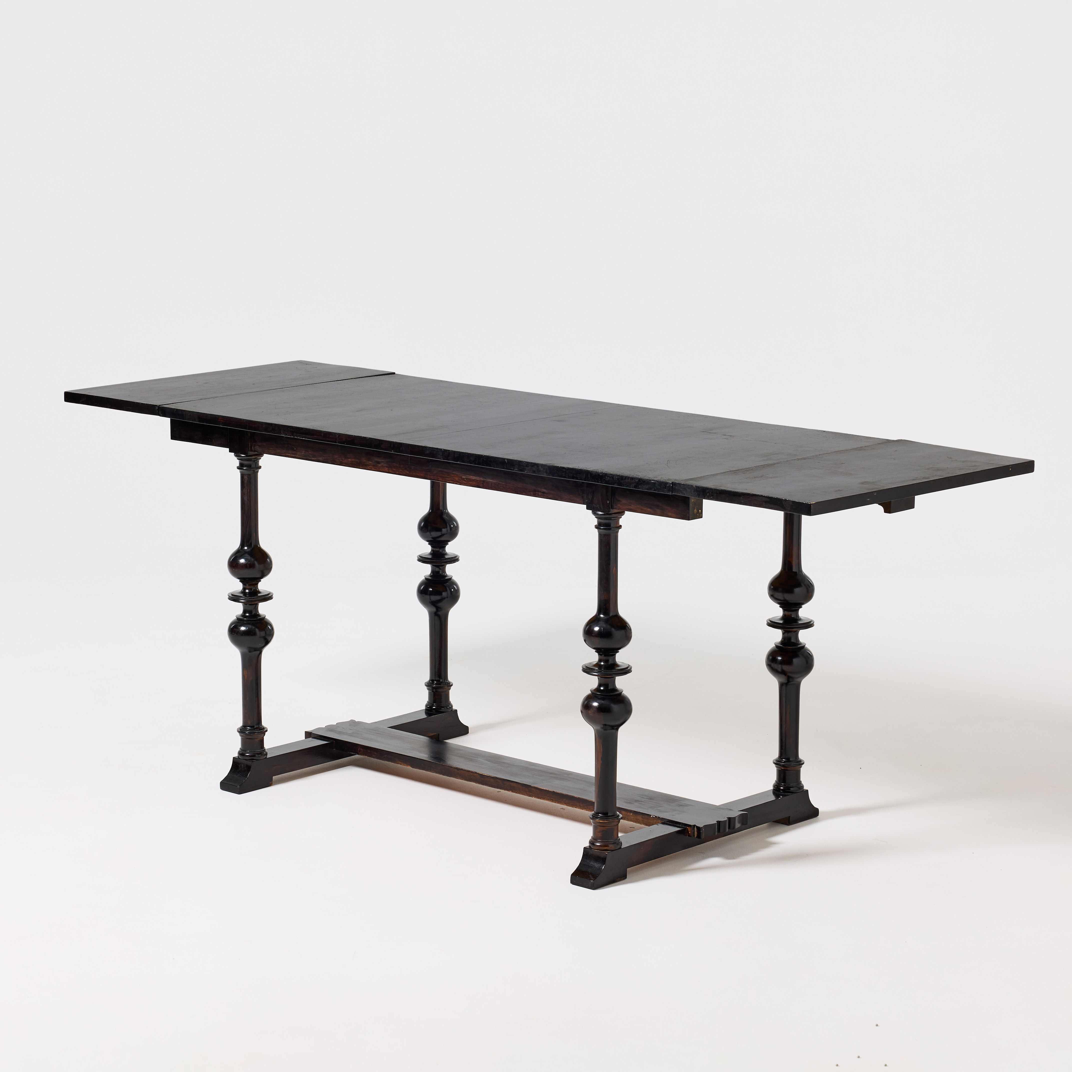 AXEL EINAR HJORTH. "Blidö", bord, Nordiska Kompaniet, modellen formgiven 1928, Swedish Grace, mörkbonad björk.